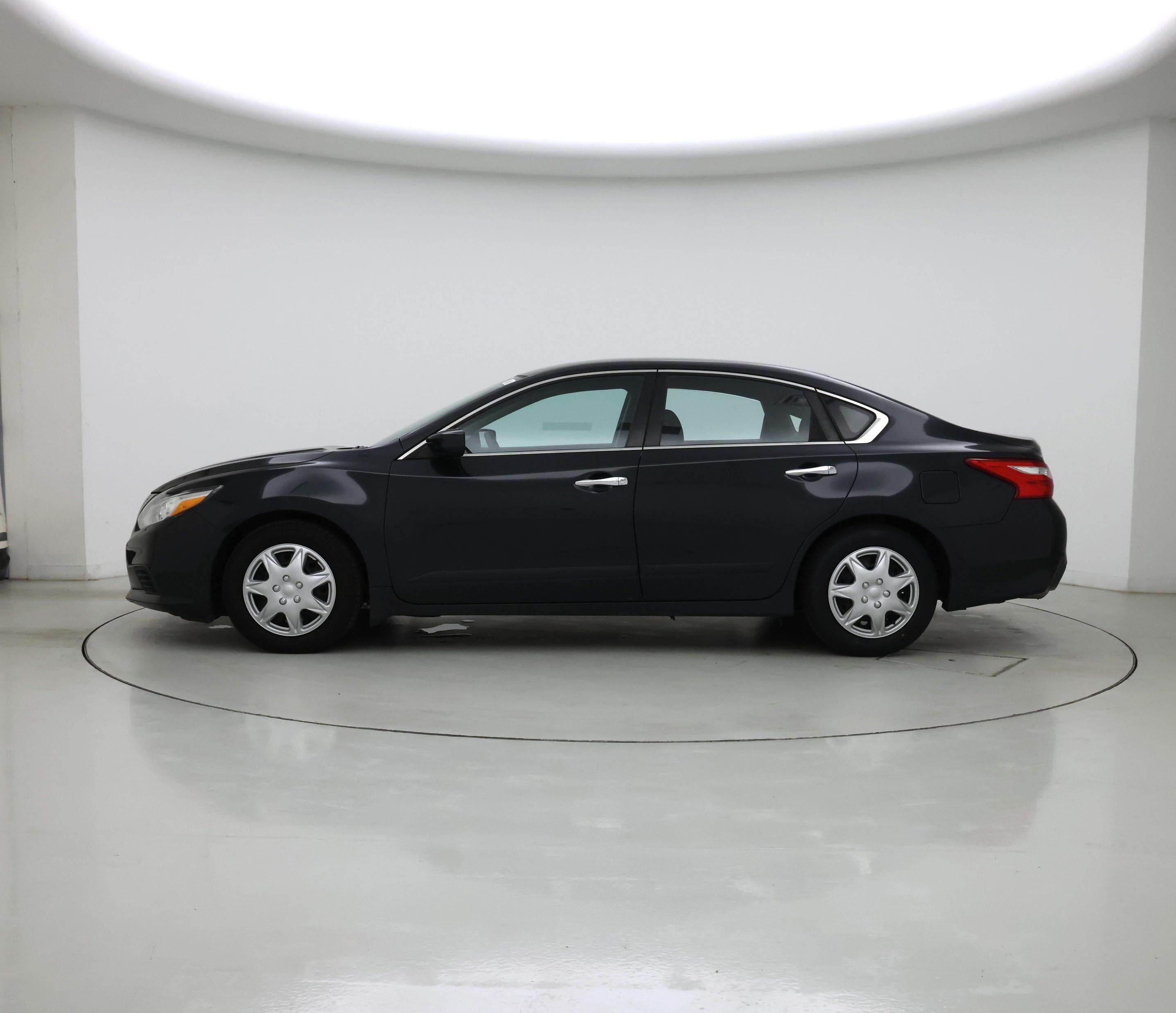Thumbnail: 2017 Nissan Altima - 3