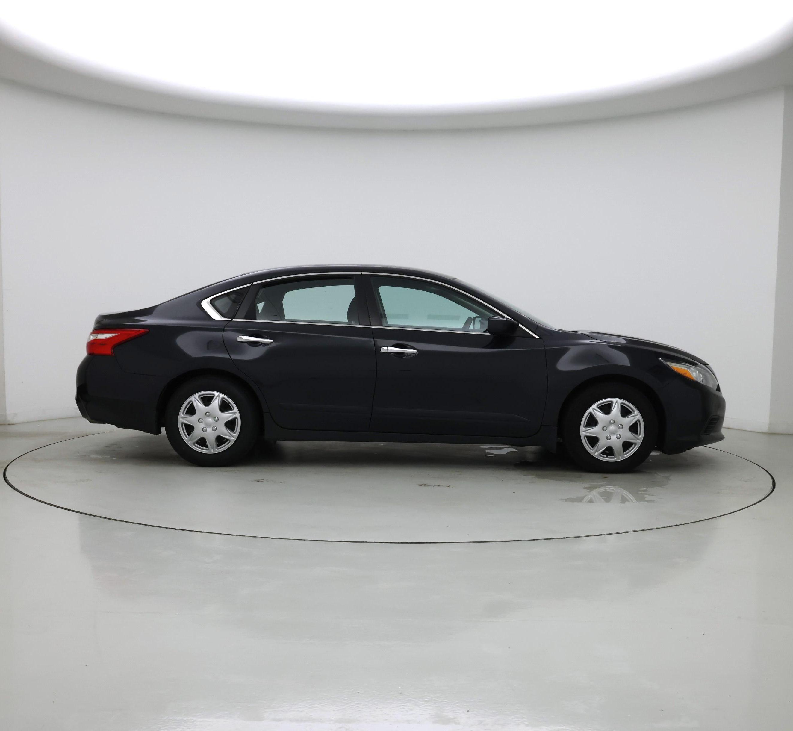 Thumbnail: 2017 Nissan Altima - 7