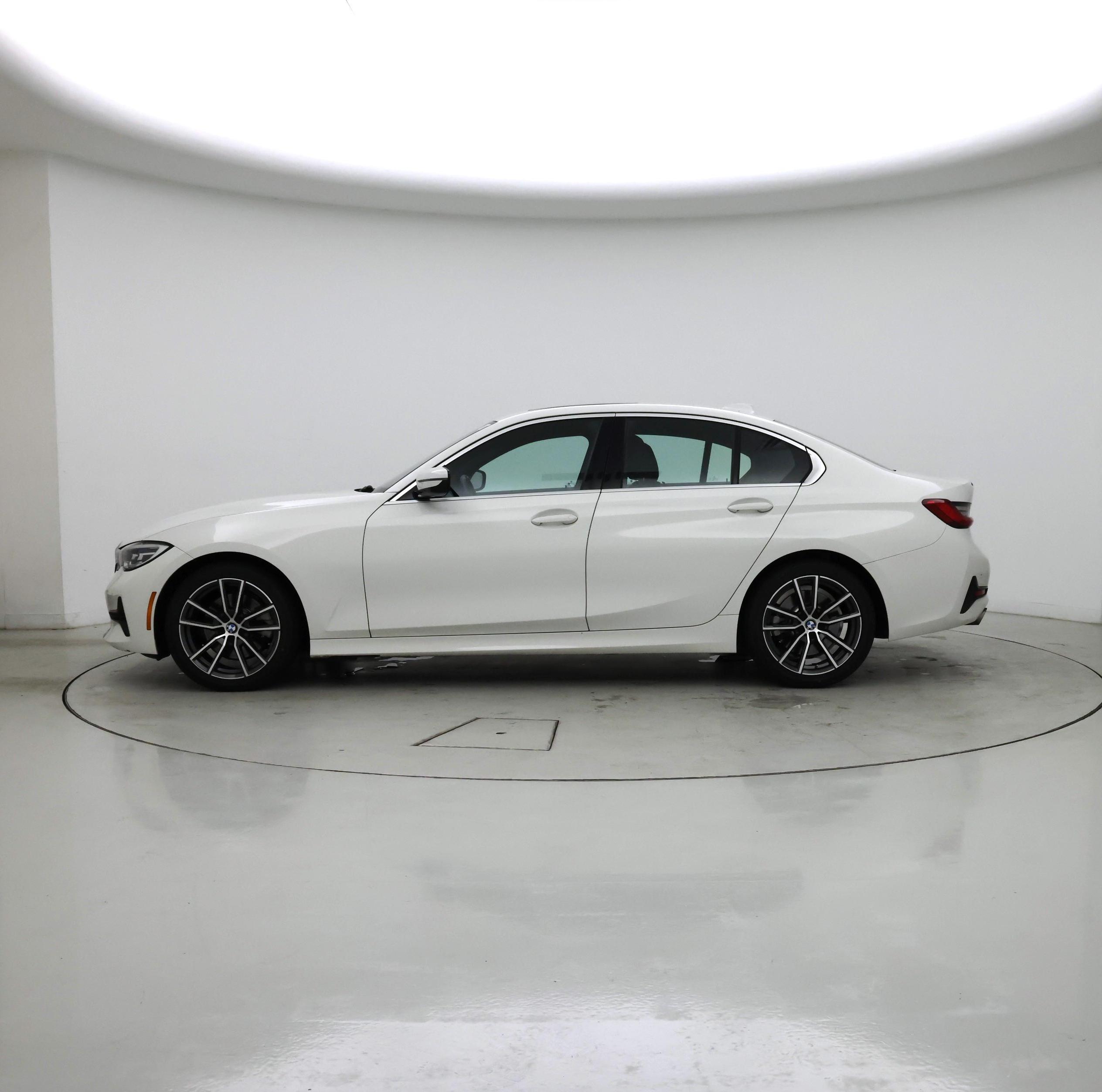 Thumbnail: 2021 BMW 3 Series - 3