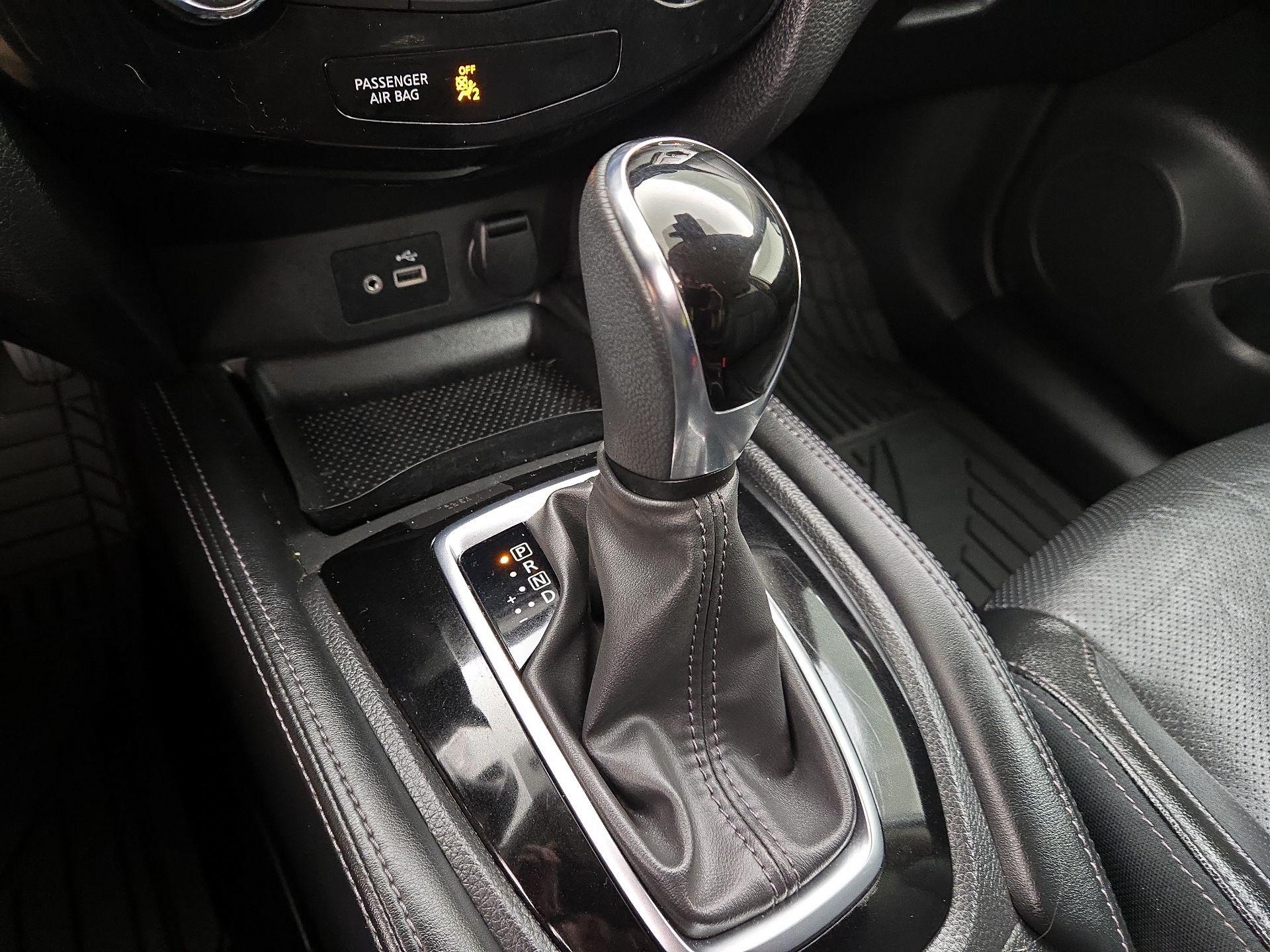 Thumbnail: 2018 Nissan Rogue - 18