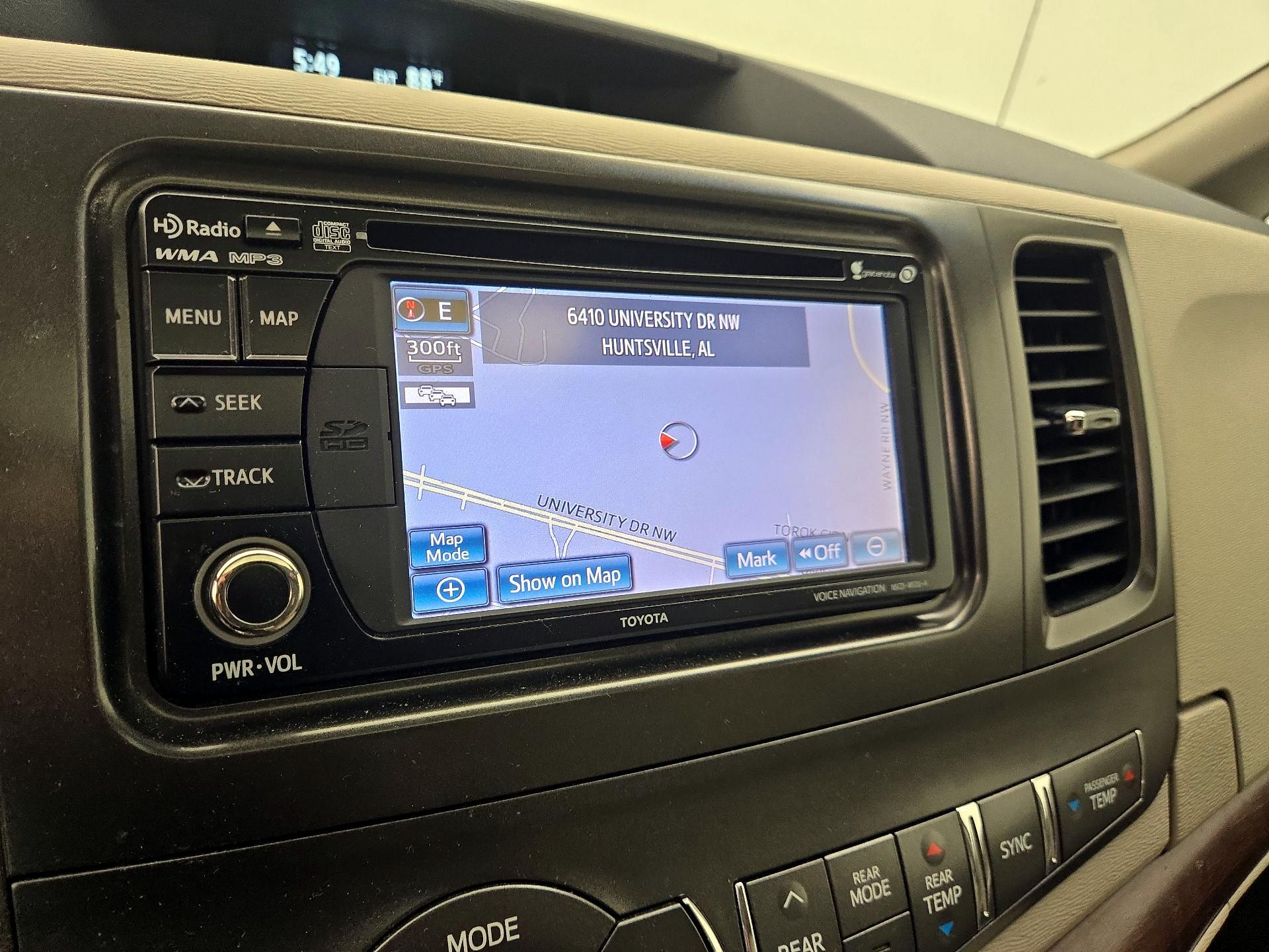 Thumbnail: 2014 Toyota Sienna - 14