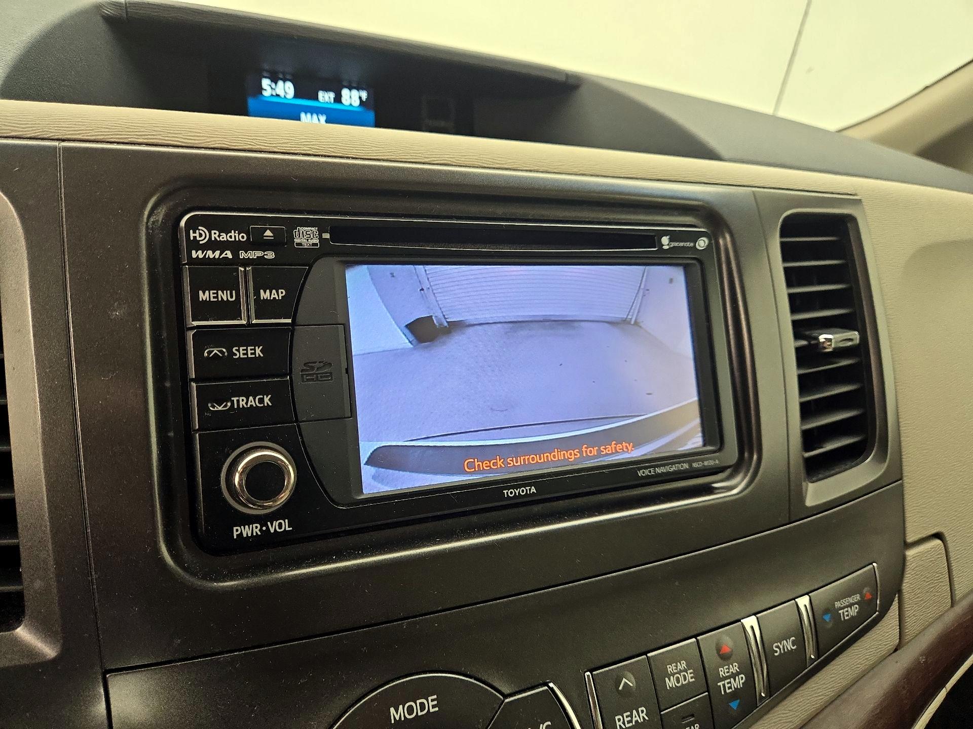 Thumbnail: 2014 Toyota Sienna - 15