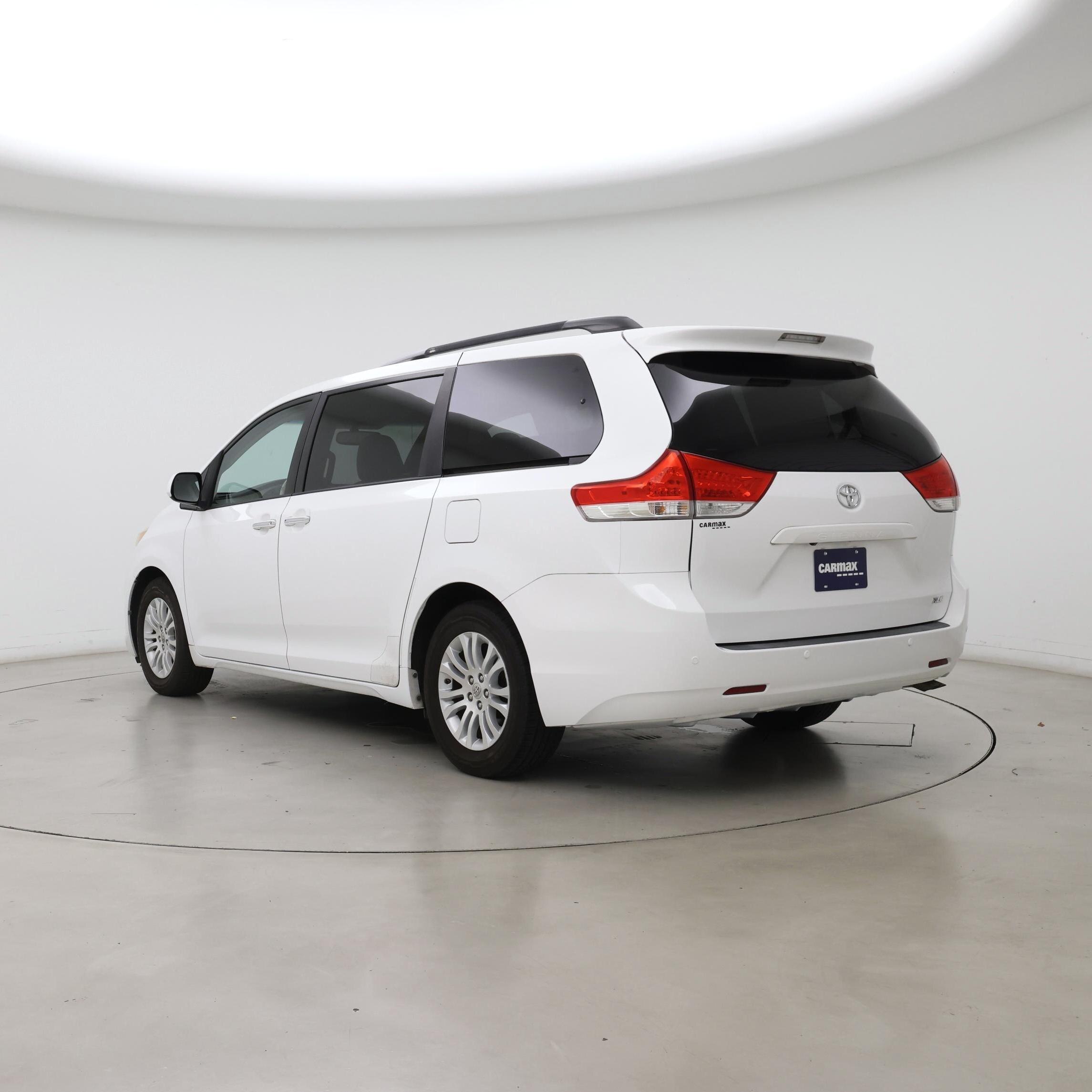 Thumbnail: 2014 Toyota Sienna - 2