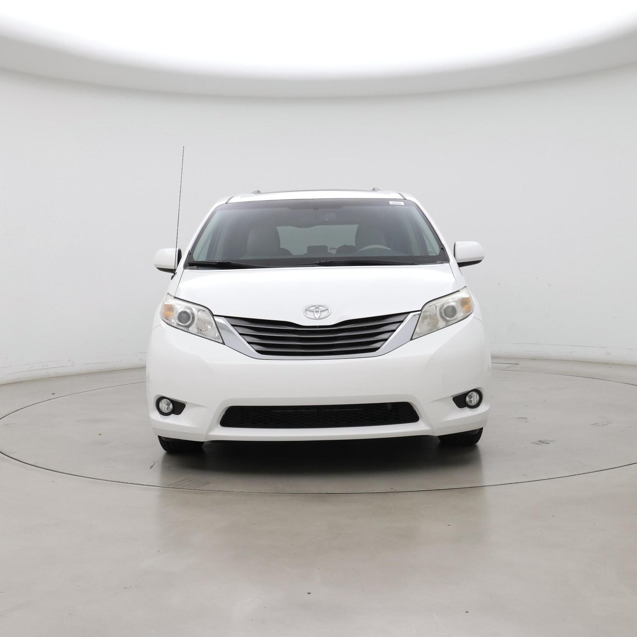 Thumbnail: 2014 Toyota Sienna - 5