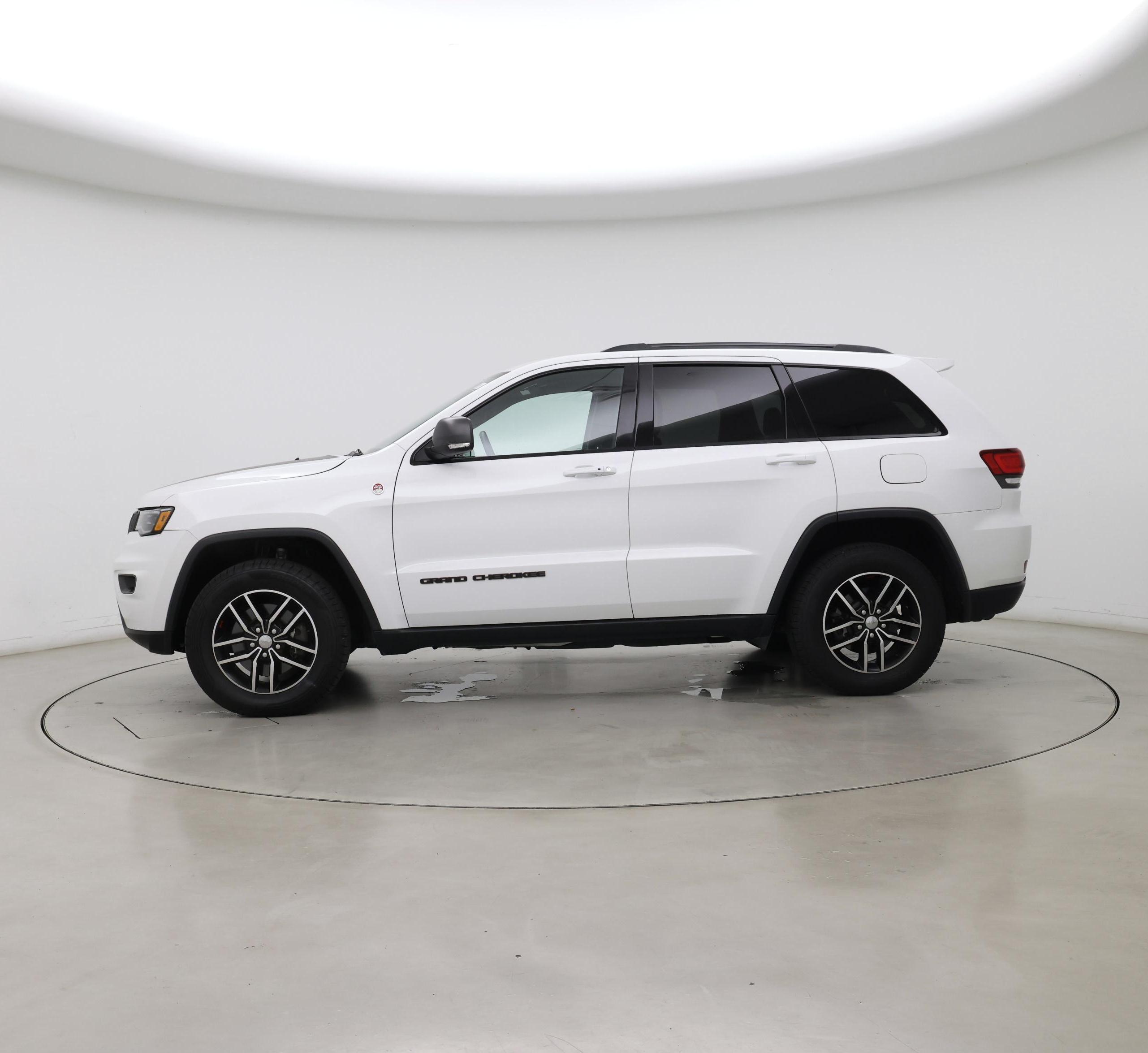 Thumbnail: 2018 Jeep Grand Cherokee - 3