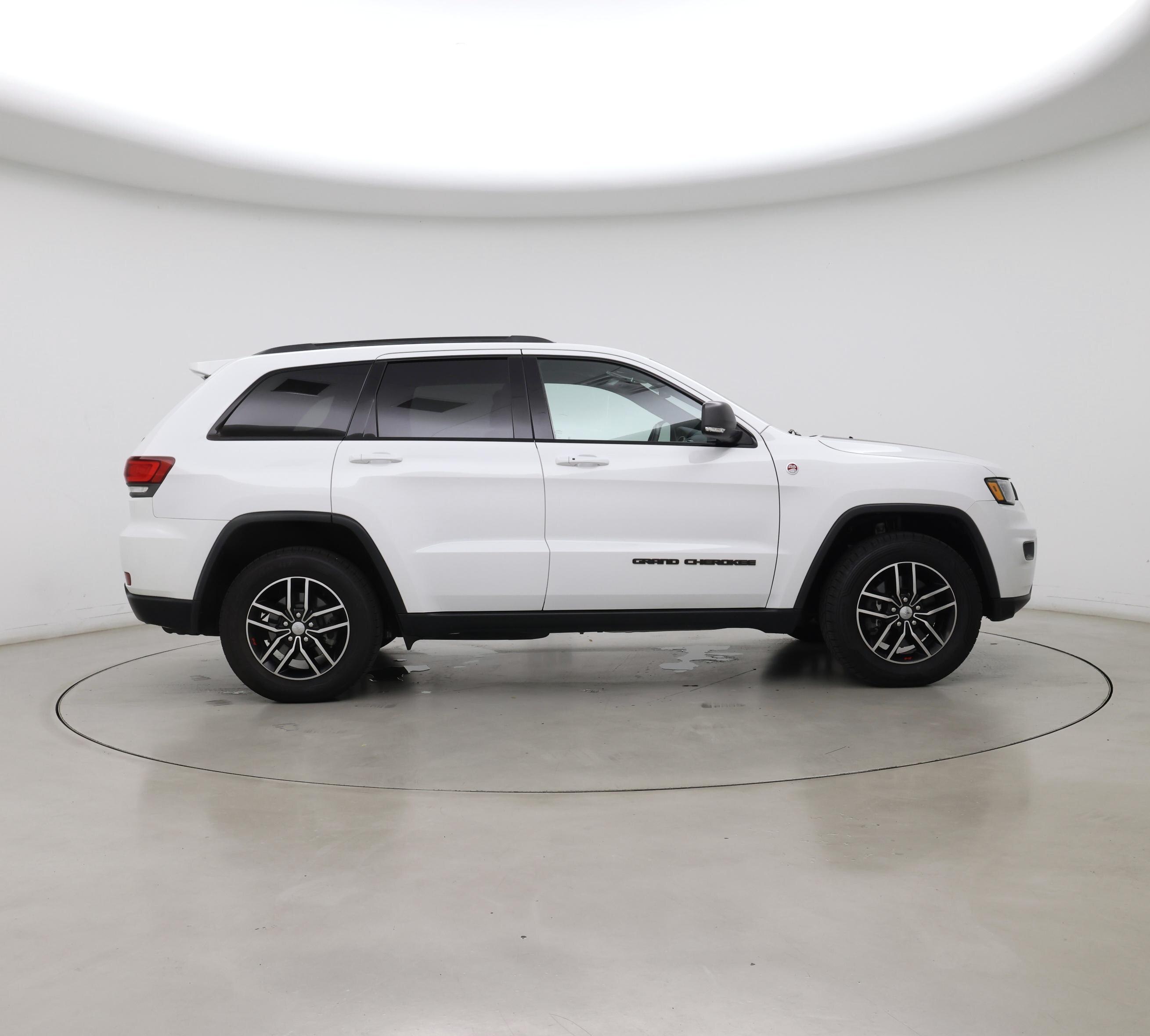 Thumbnail: 2018 Jeep Grand Cherokee - 7