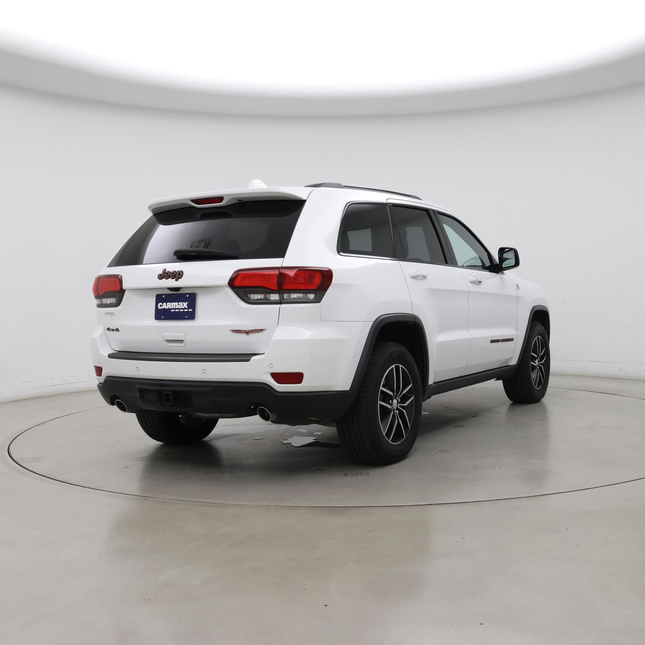 Thumbnail: 2018 Jeep Grand Cherokee - 8