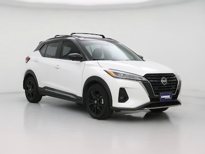 White 2021 Nissan Kicks SR