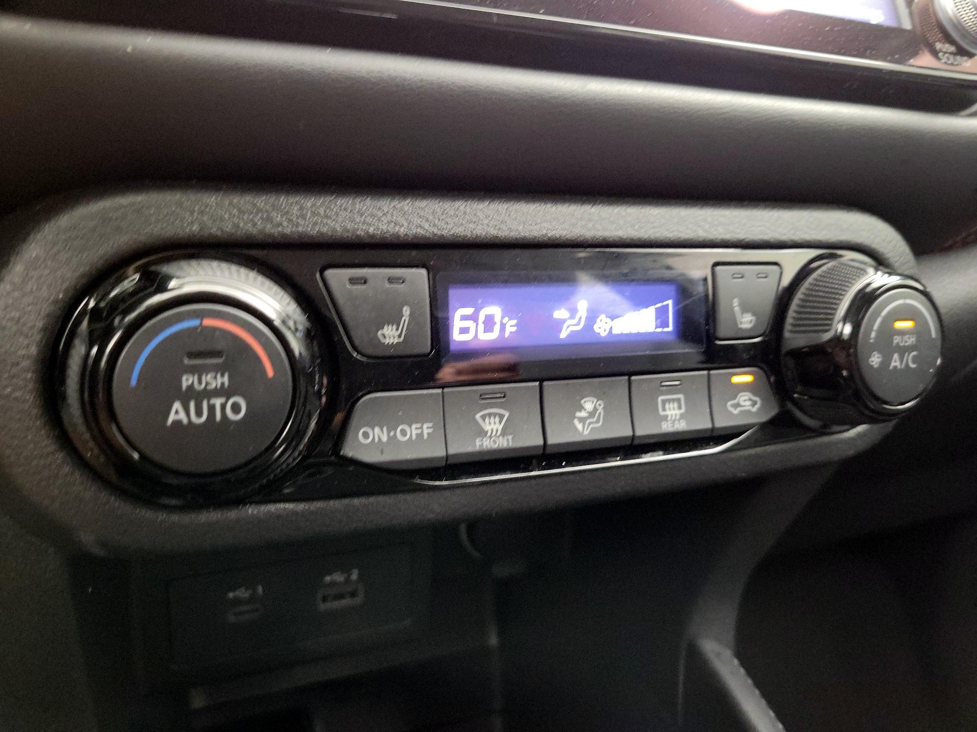 Thumbnail: 2021 Nissan Kicks - 16