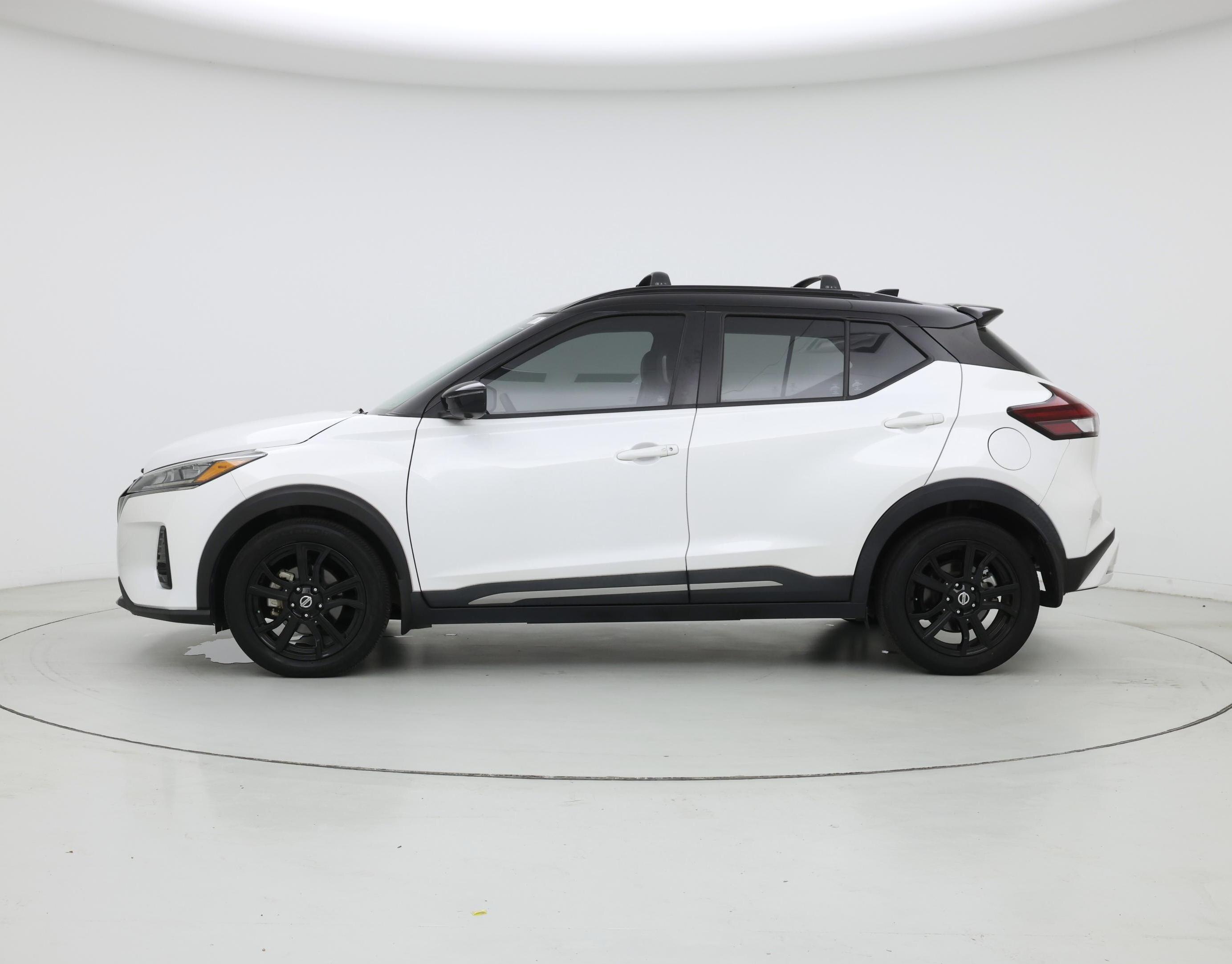 Thumbnail: 2021 Nissan Kicks - 3