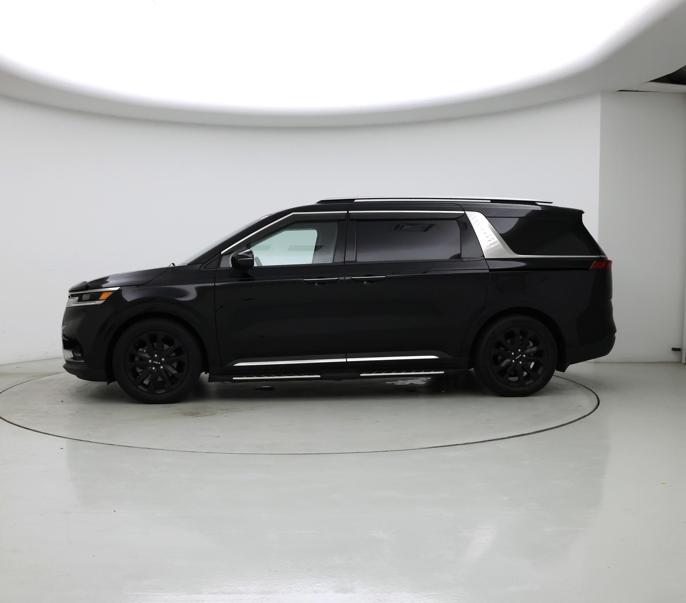 Thumbnail: 2023 Kia Carnival - 3