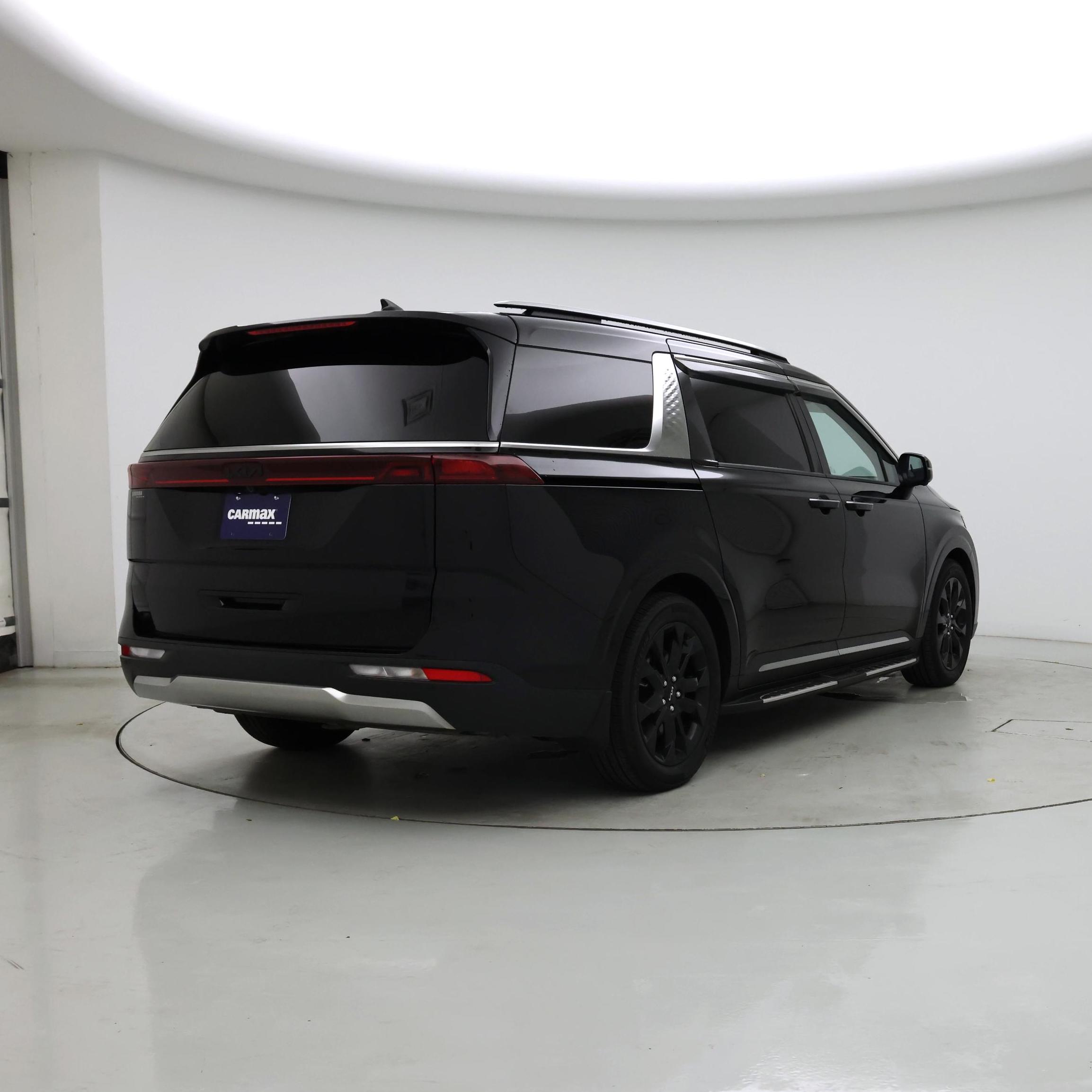 Thumbnail: 2023 Kia Carnival - 8