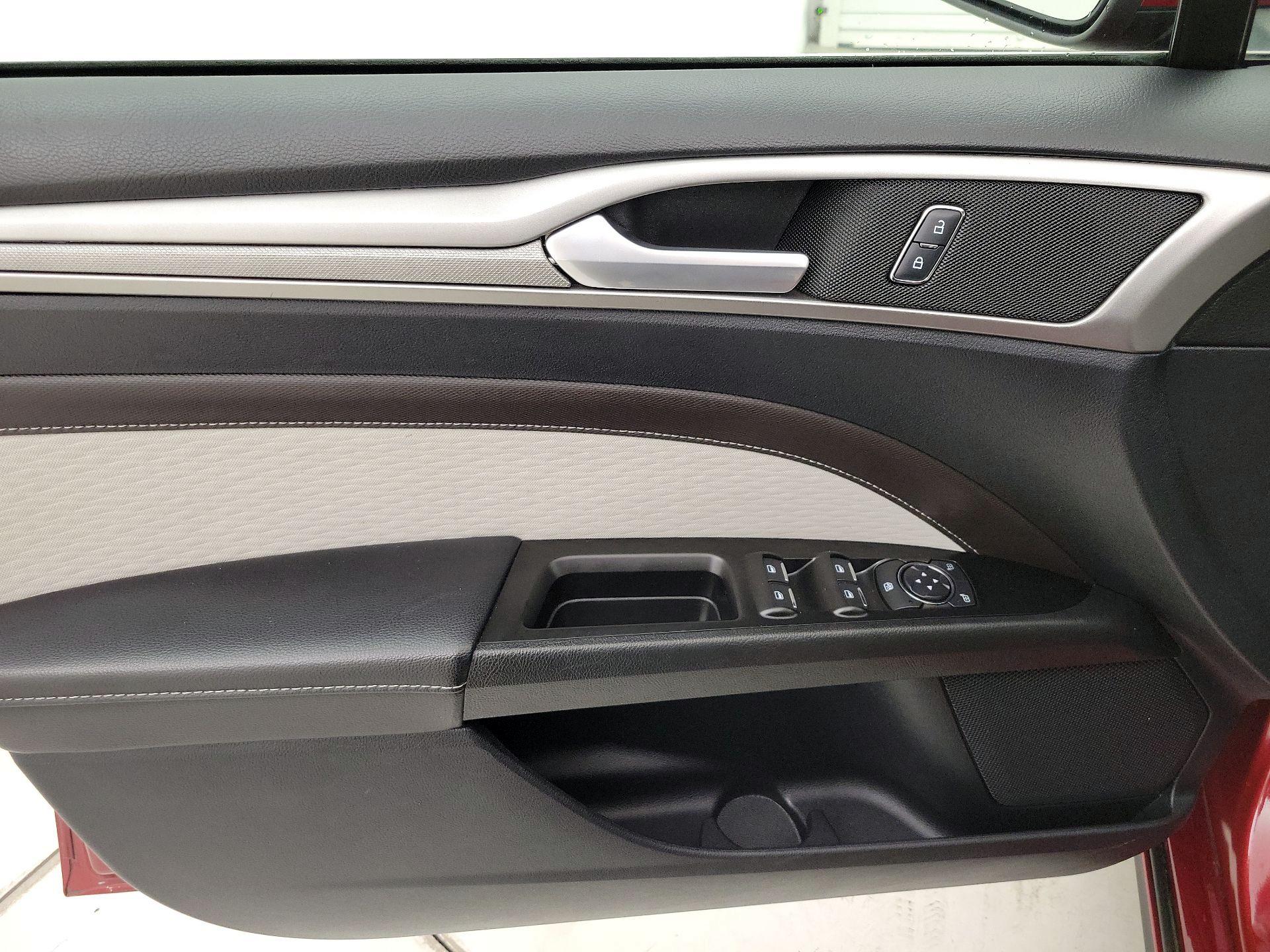 Thumbnail: 2019 Ford Fusion - 12