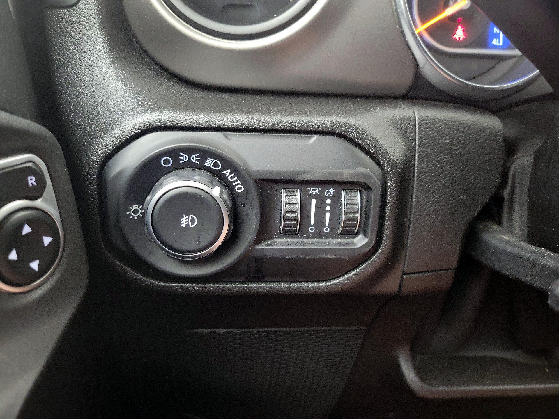 Thumbnail: 2019 Jeep Wrangler - 13