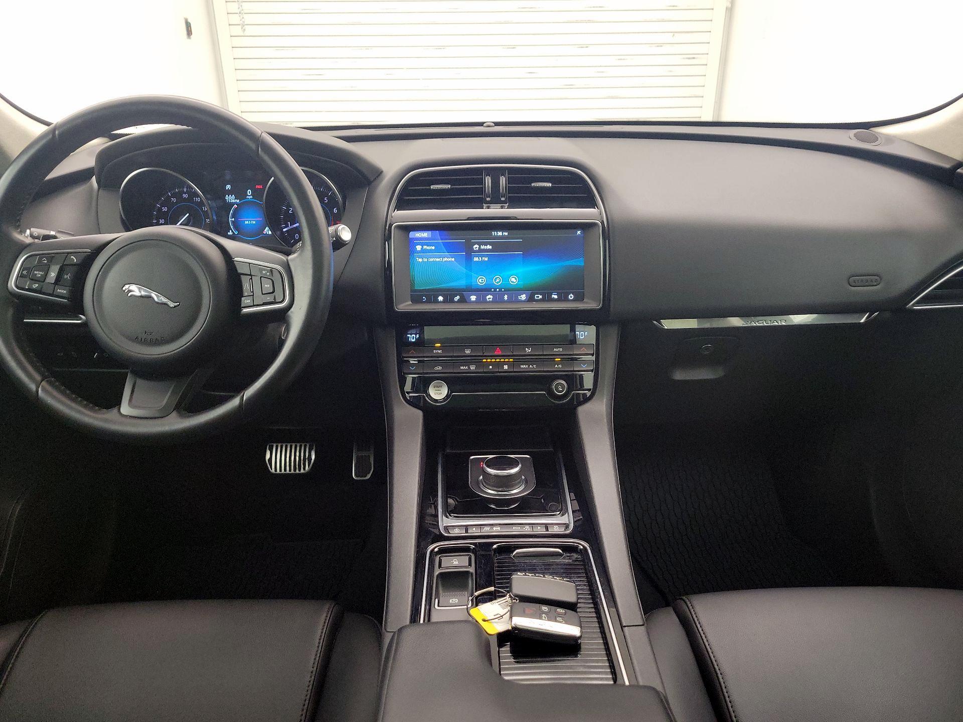 Thumbnail: 2019 Jaguar F-Pace - 9