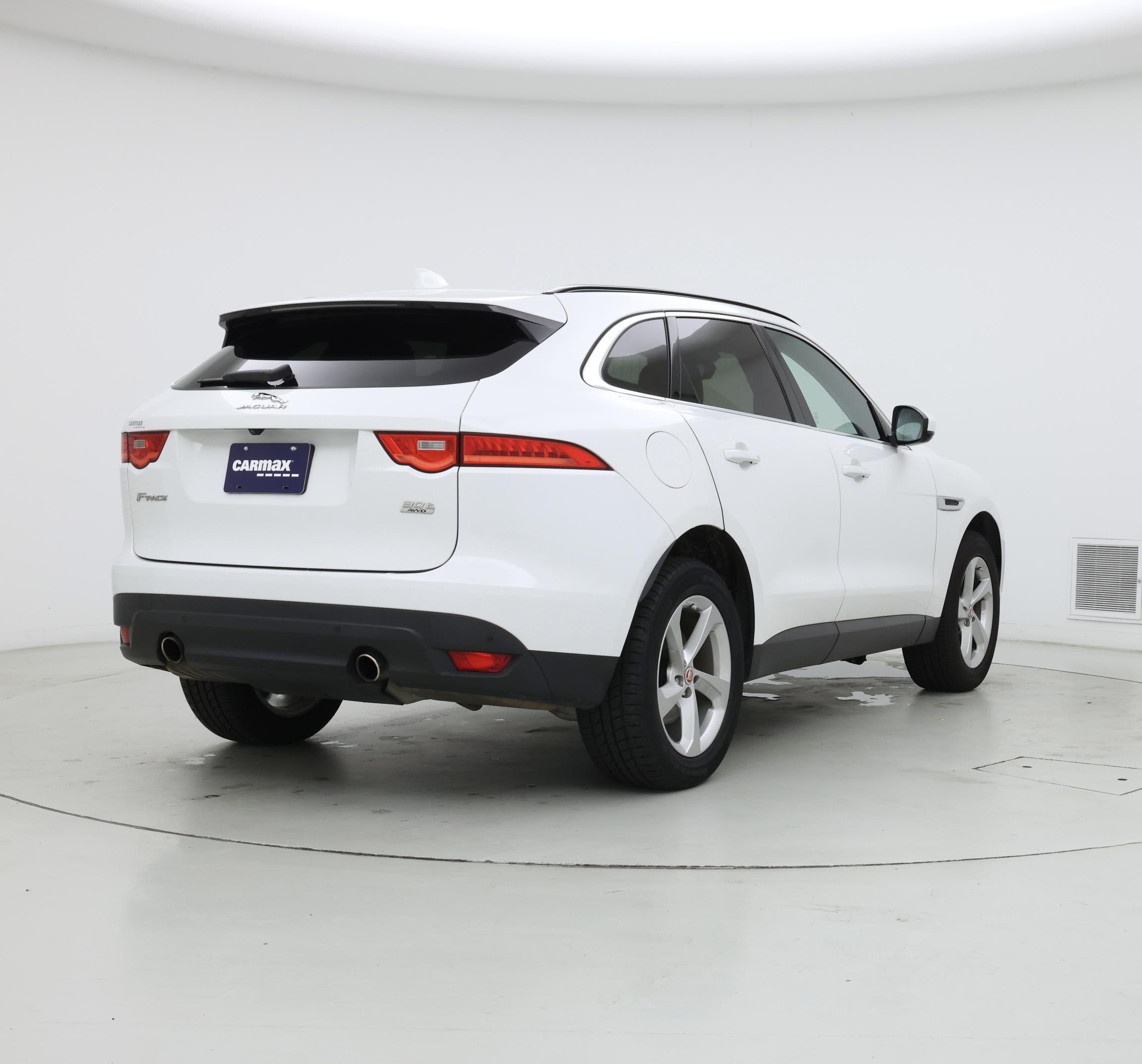 Thumbnail: 2019 Jaguar F-Pace - 8