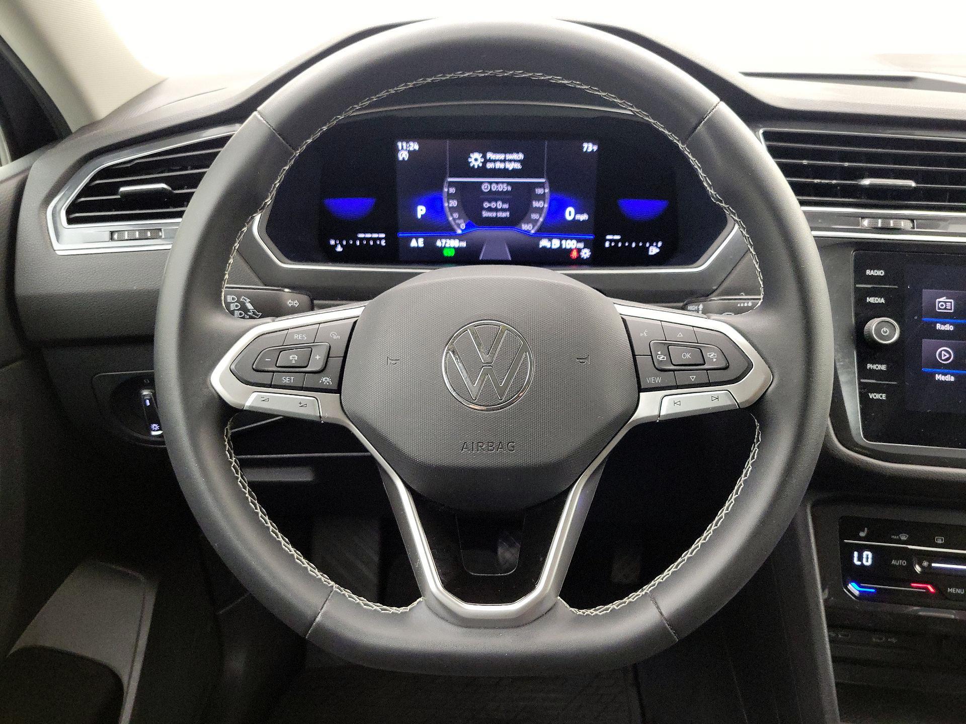 Thumbnail: 2023 Volkswagen Tiguan - 10