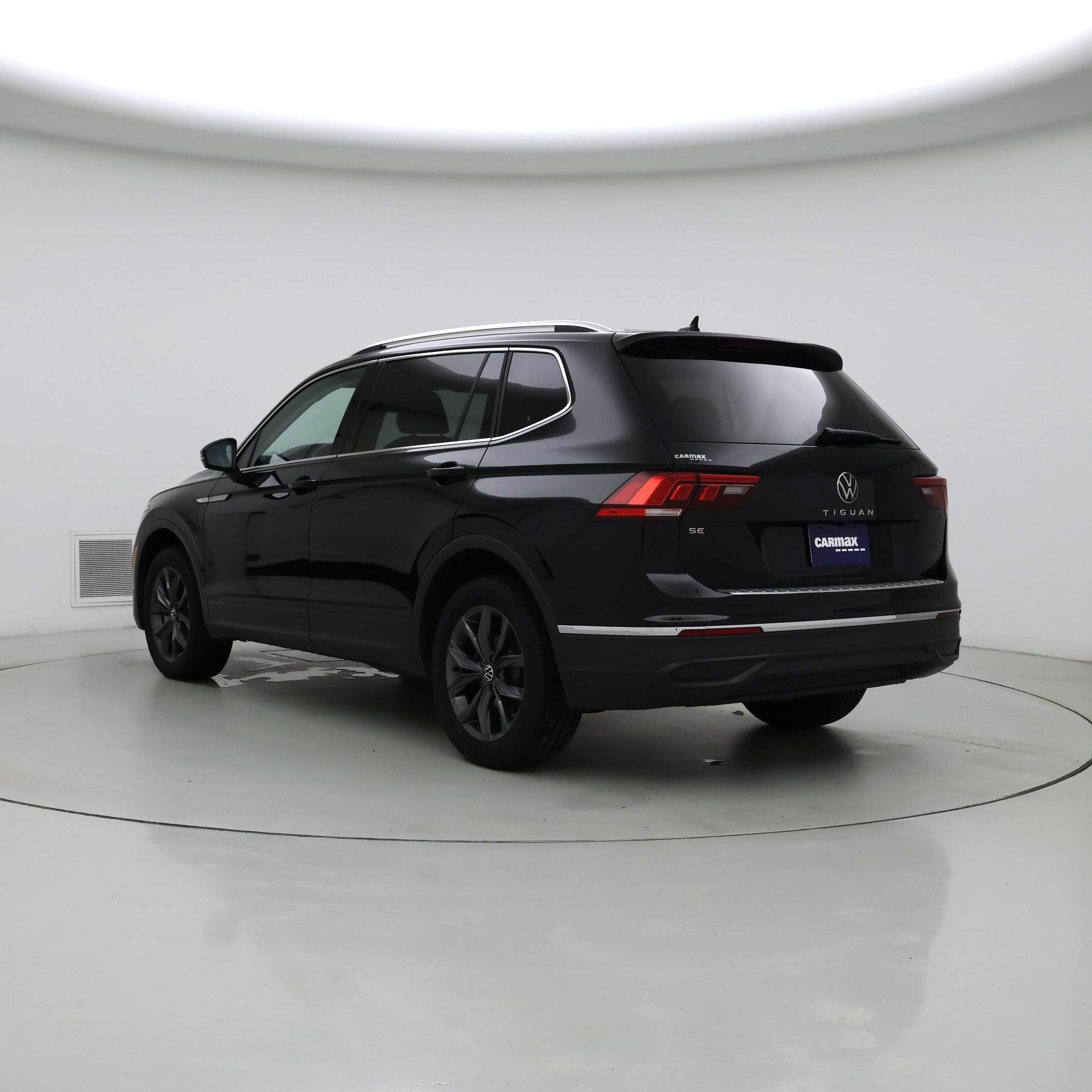 Thumbnail: 2023 Volkswagen Tiguan - 2