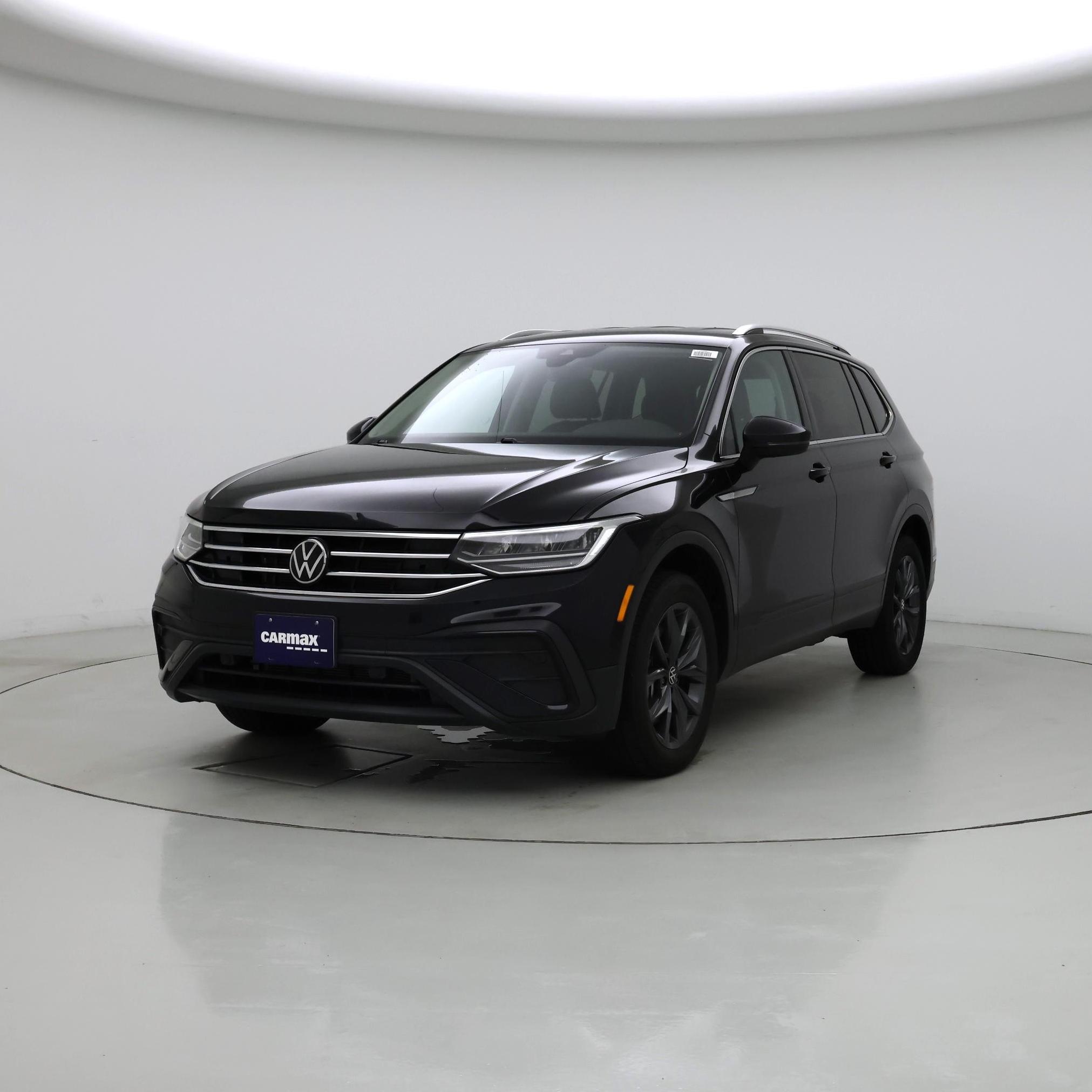 Thumbnail: 2023 Volkswagen Tiguan - 4