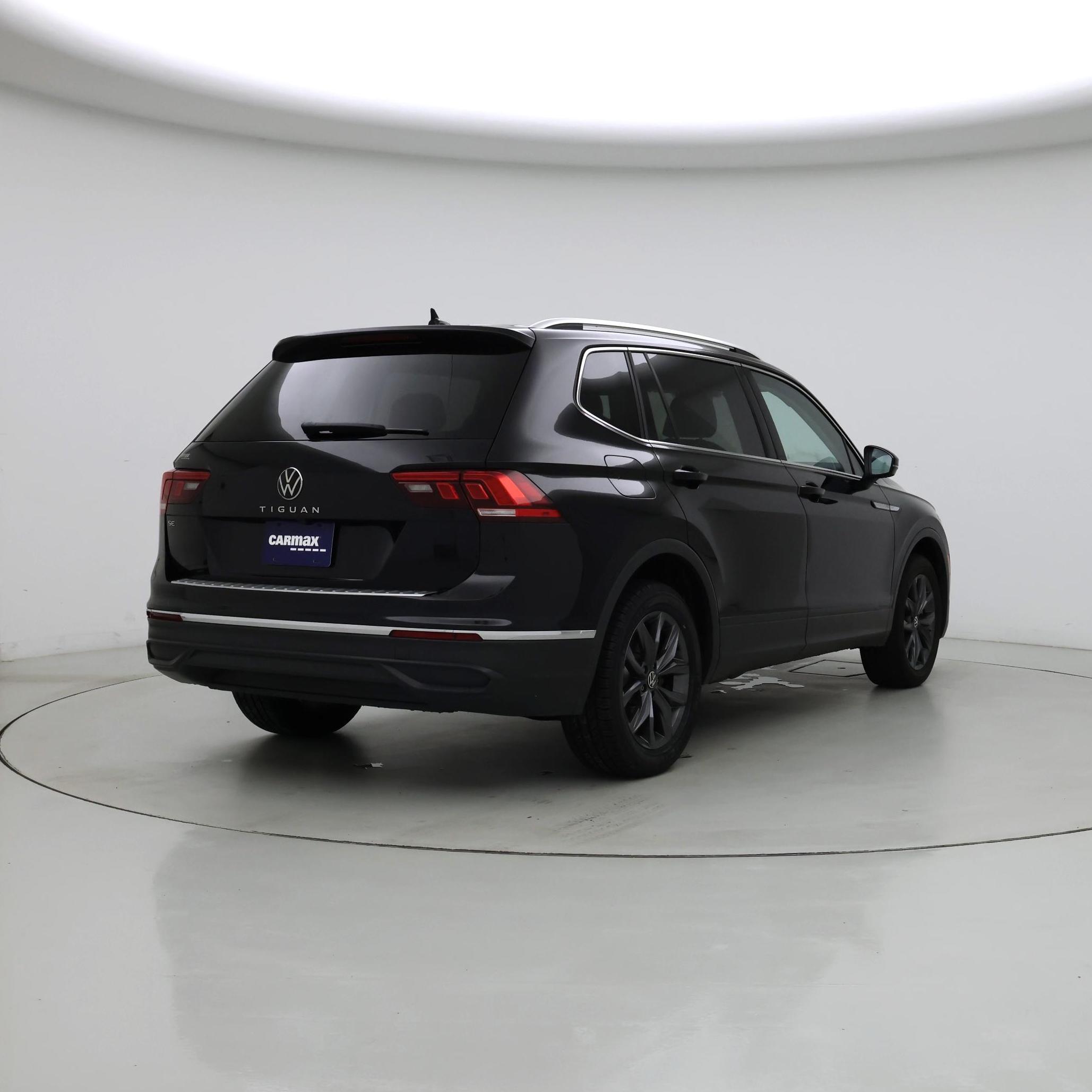 Thumbnail: 2023 Volkswagen Tiguan - 8