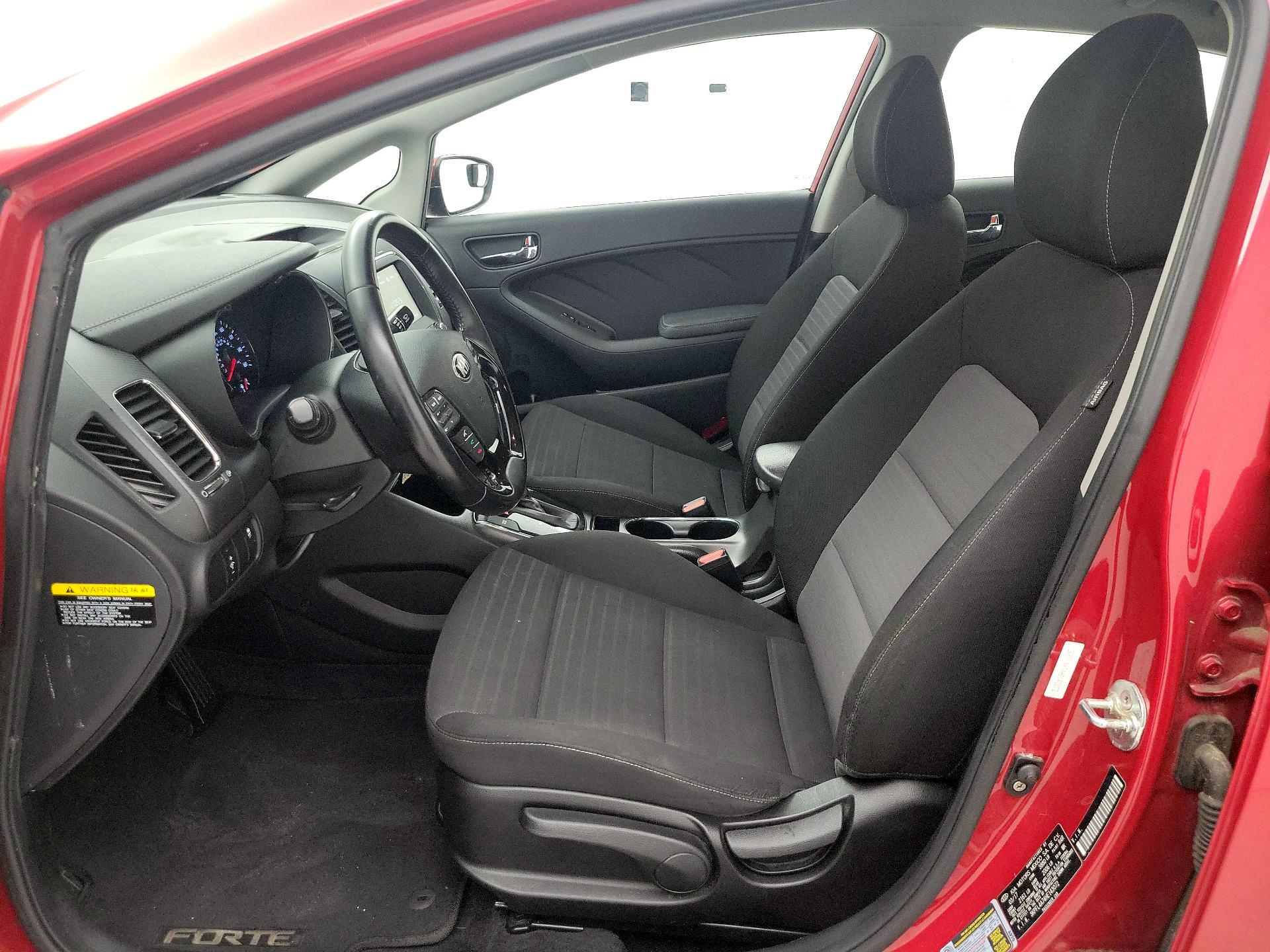 Thumbnail: 2017 Kia Forte - 11