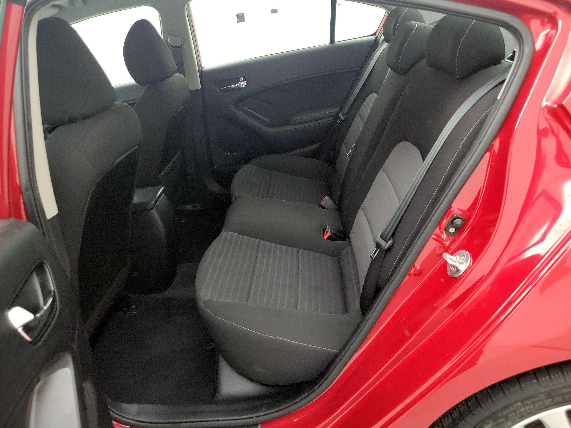 Thumbnail: 2017 Kia Forte - 19