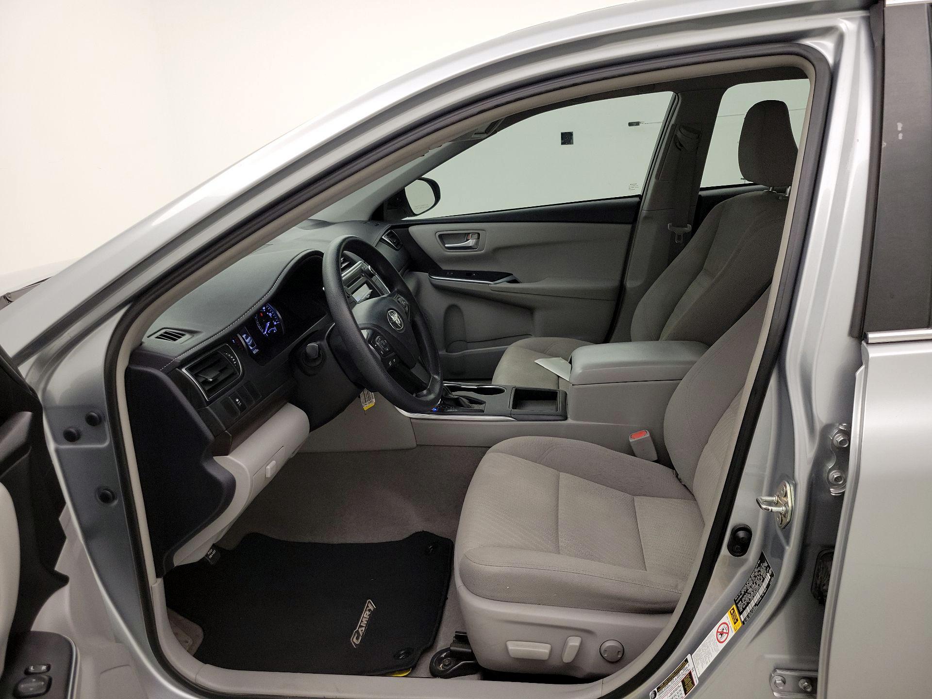 Thumbnail: 2016 Toyota Camry - 11