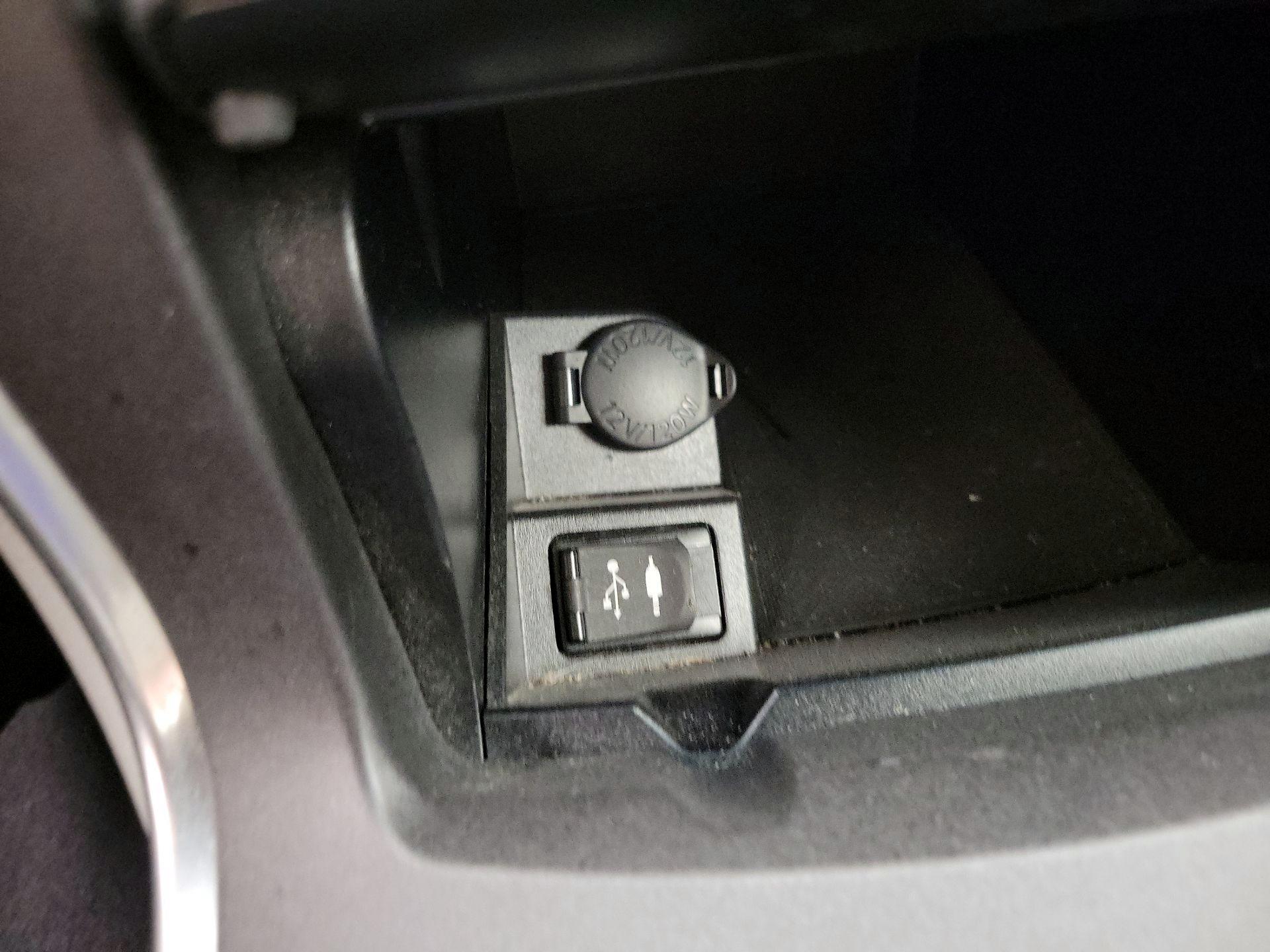 Thumbnail: 2016 Toyota Camry - 18