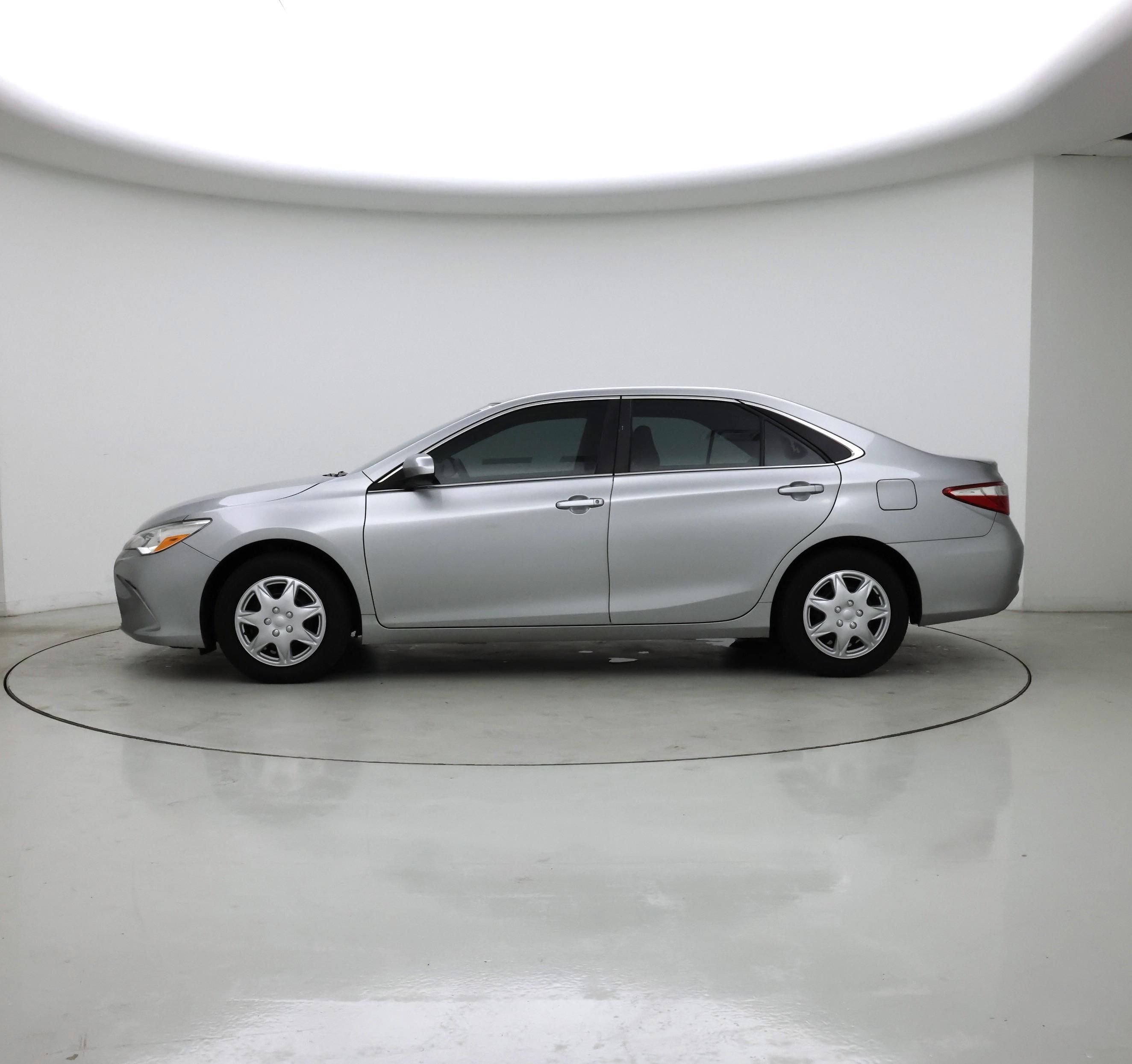 Thumbnail: 2016 Toyota Camry - 3