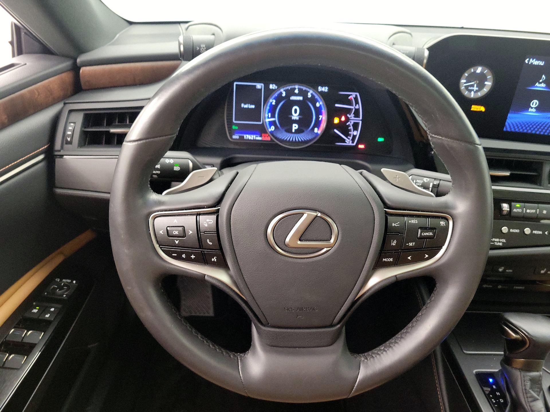 Thumbnail: 2022 Lexus ES - 10