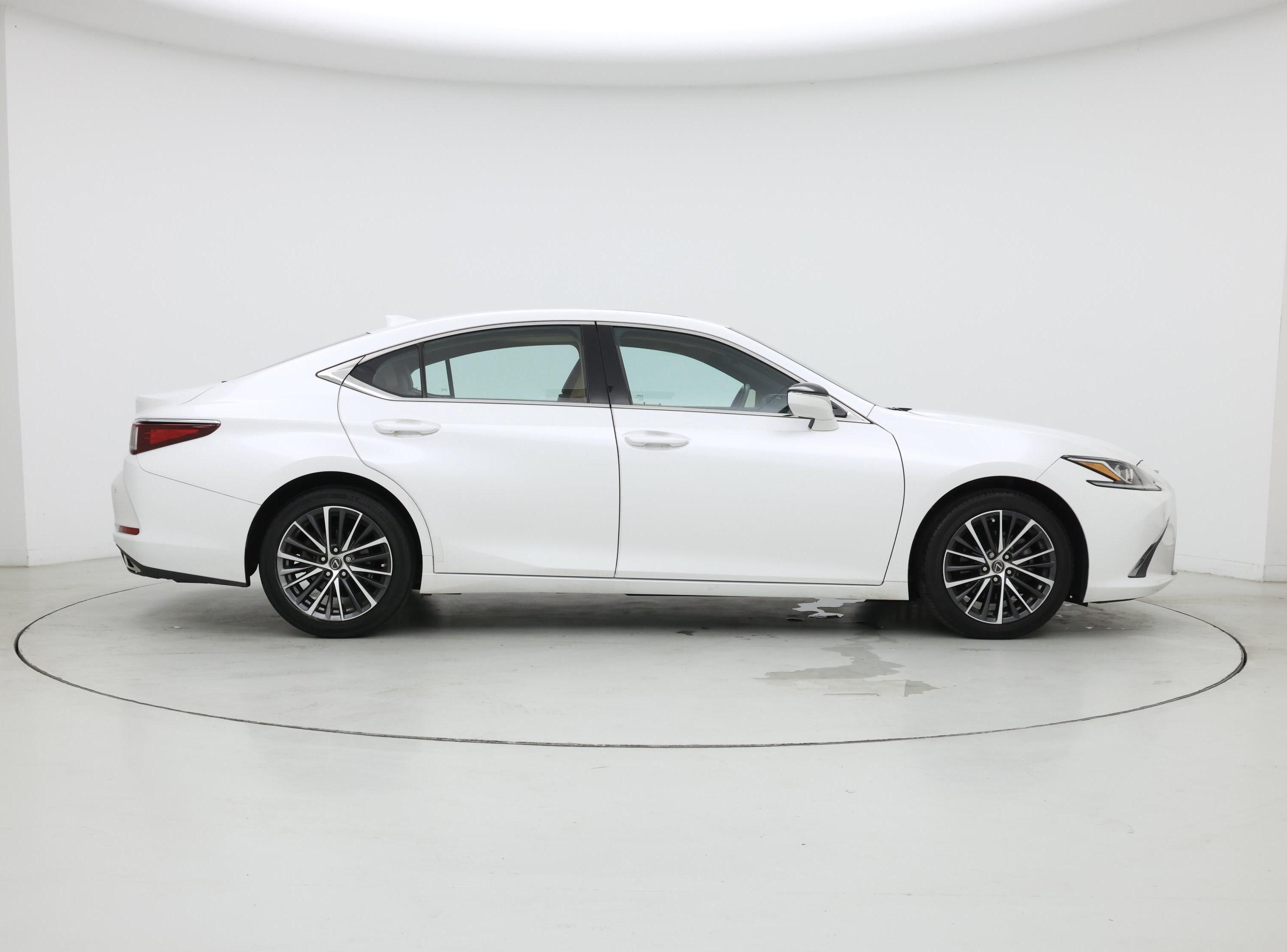 Thumbnail: 2022 Lexus ES - 7