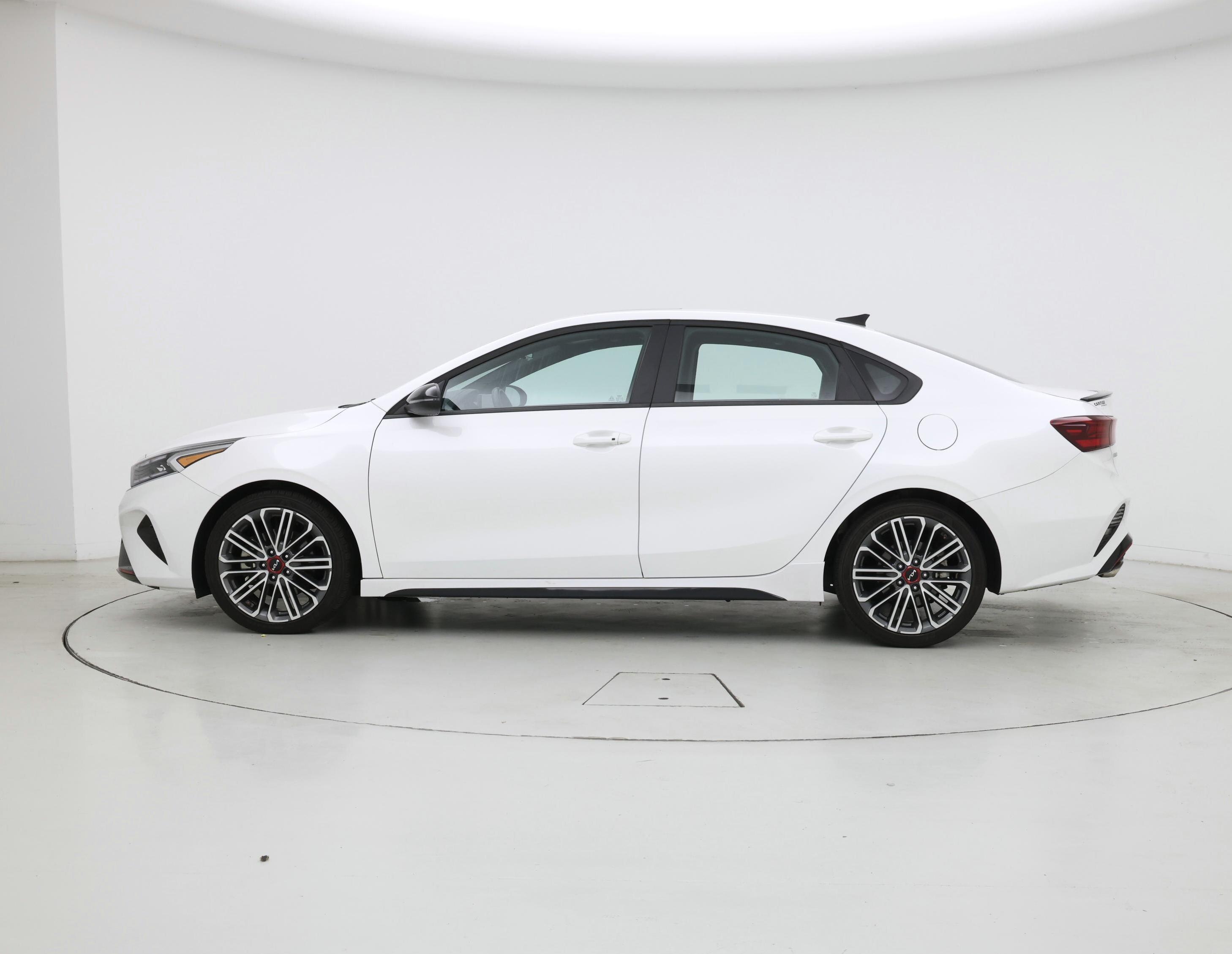 Thumbnail: 2024 Kia Forte - 3