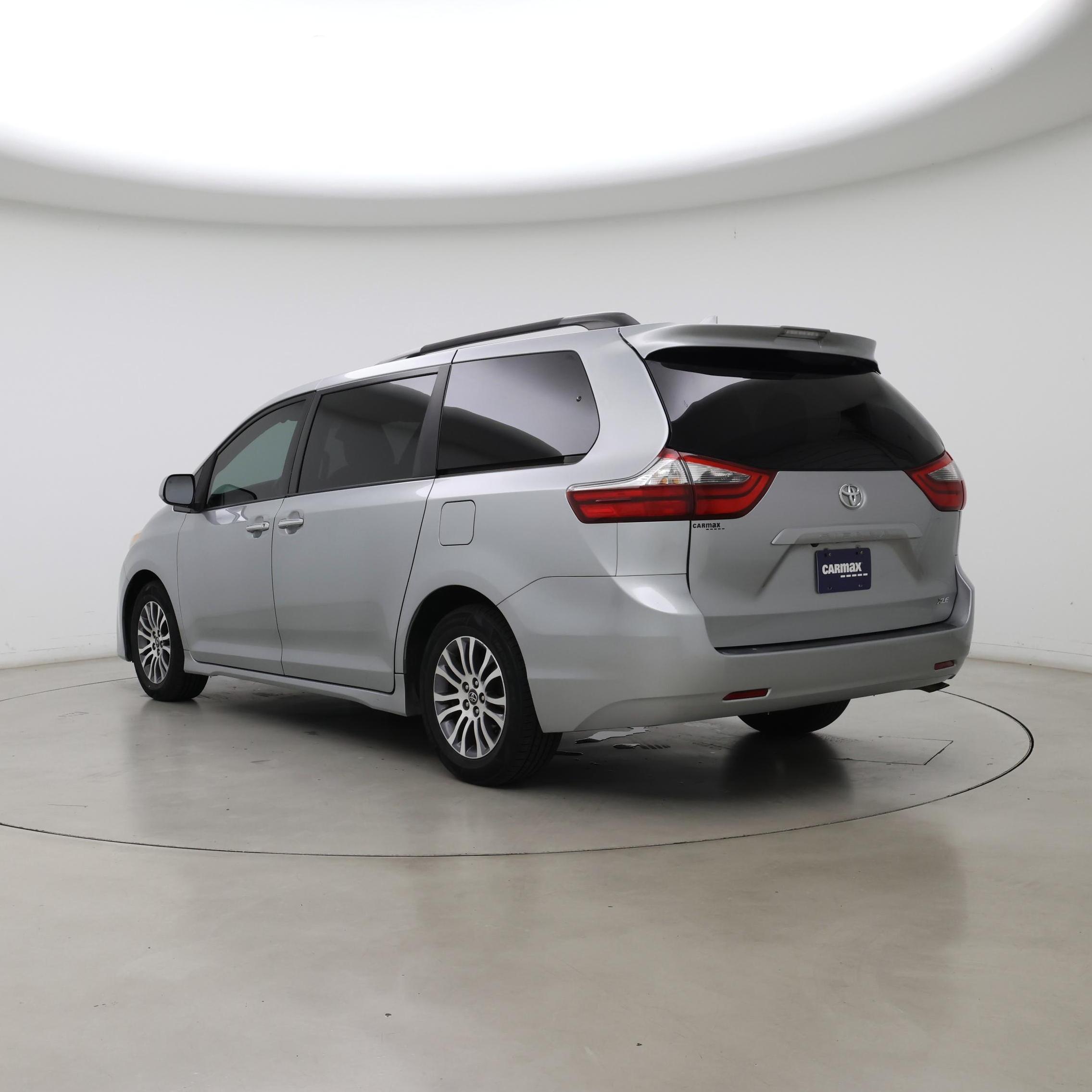 Thumbnail: 2020 Toyota Sienna - 2