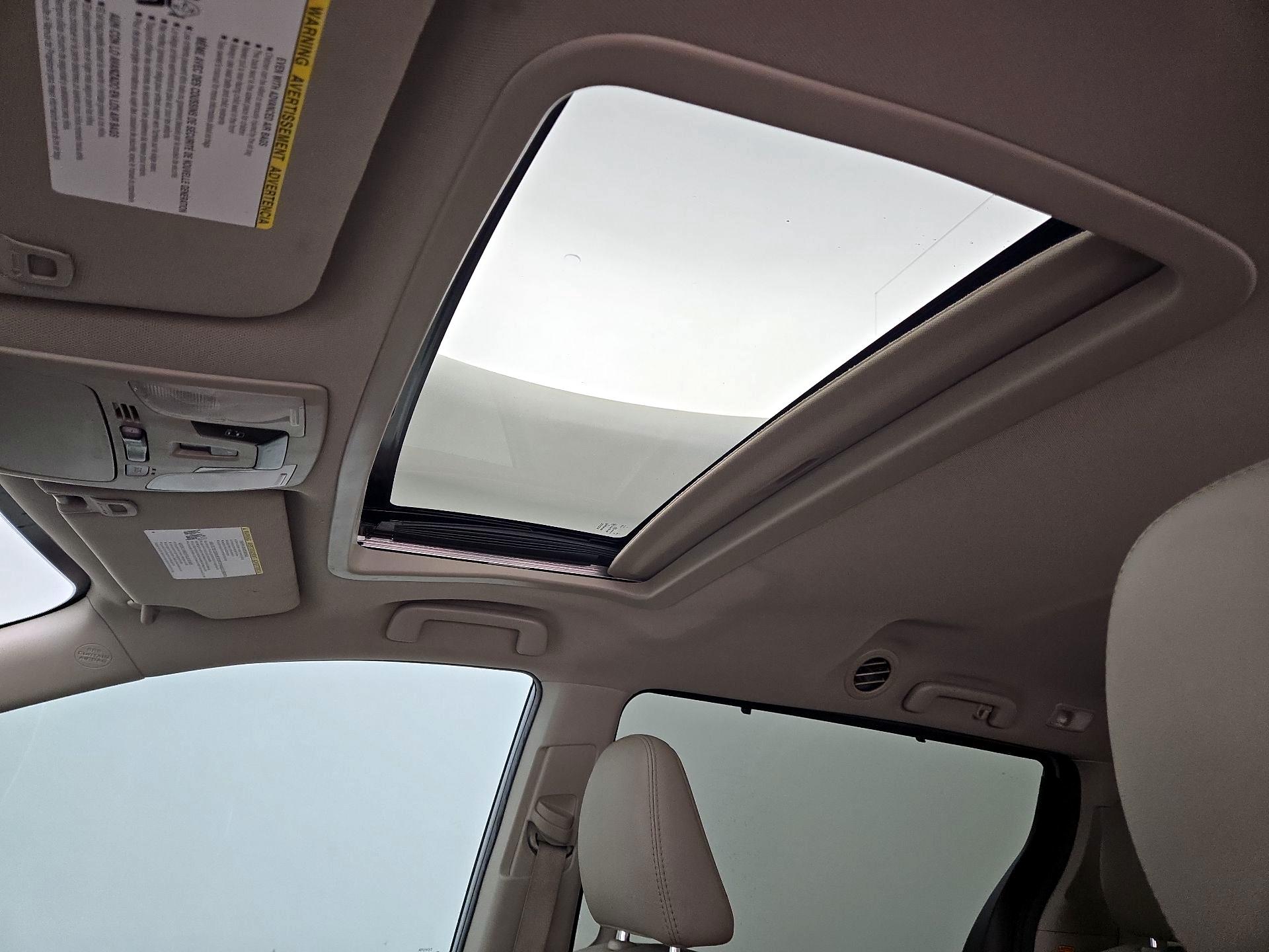 Thumbnail: 2020 Toyota Sienna - 19