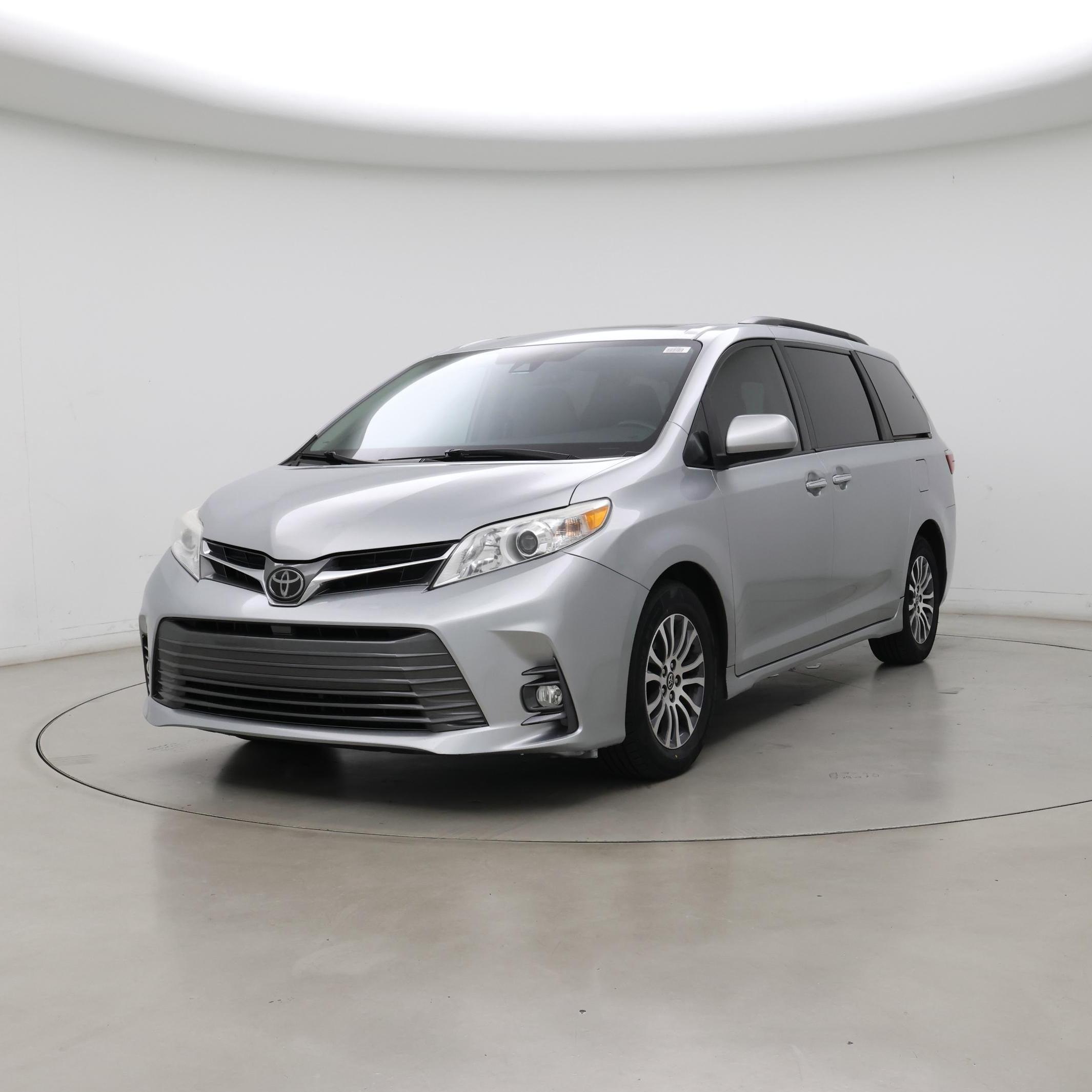 Thumbnail: 2020 Toyota Sienna - 4