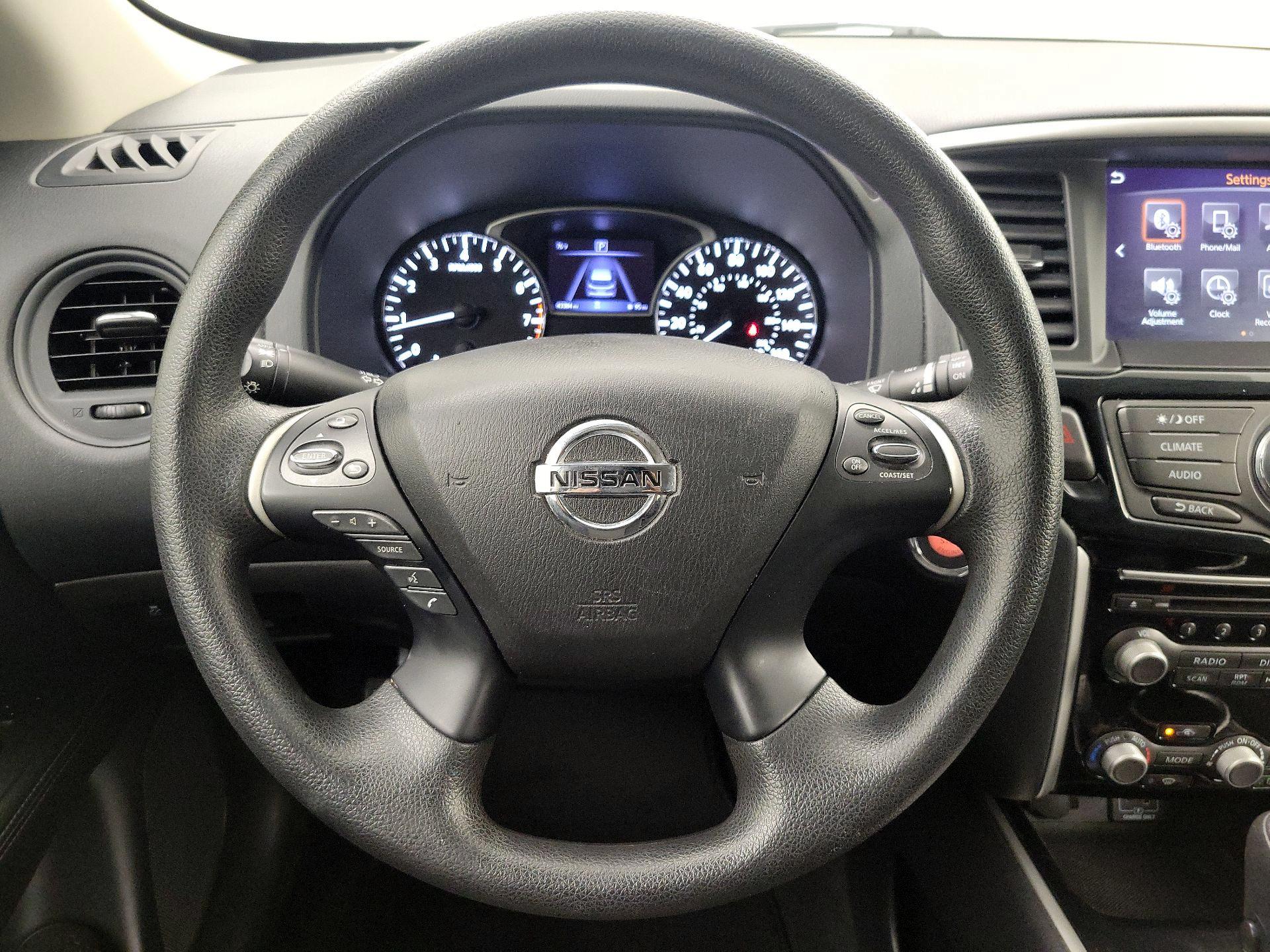 Thumbnail: 2020 Nissan Pathfinder - 10