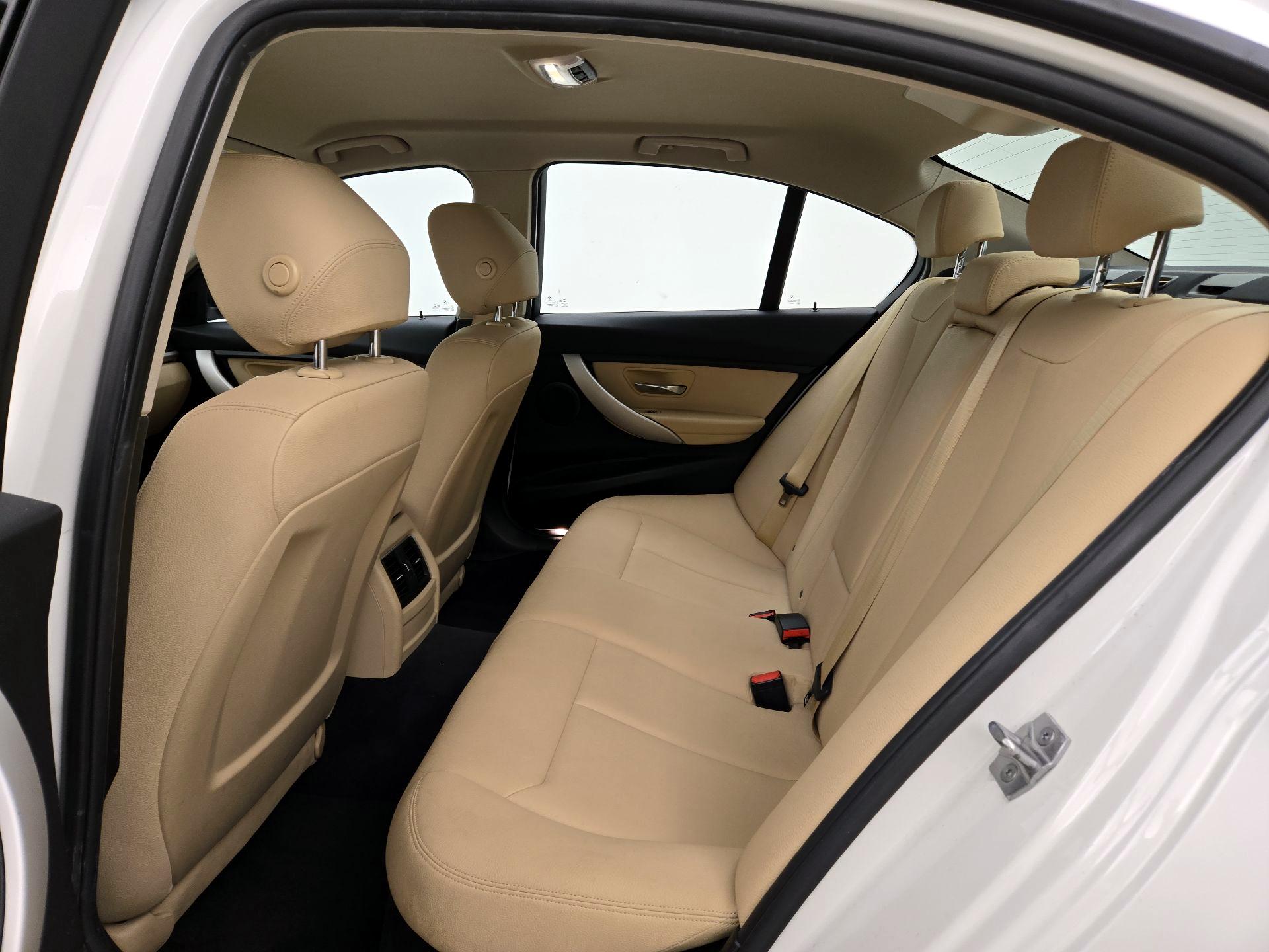 Thumbnail: 2018 BMW 3 Series - 19