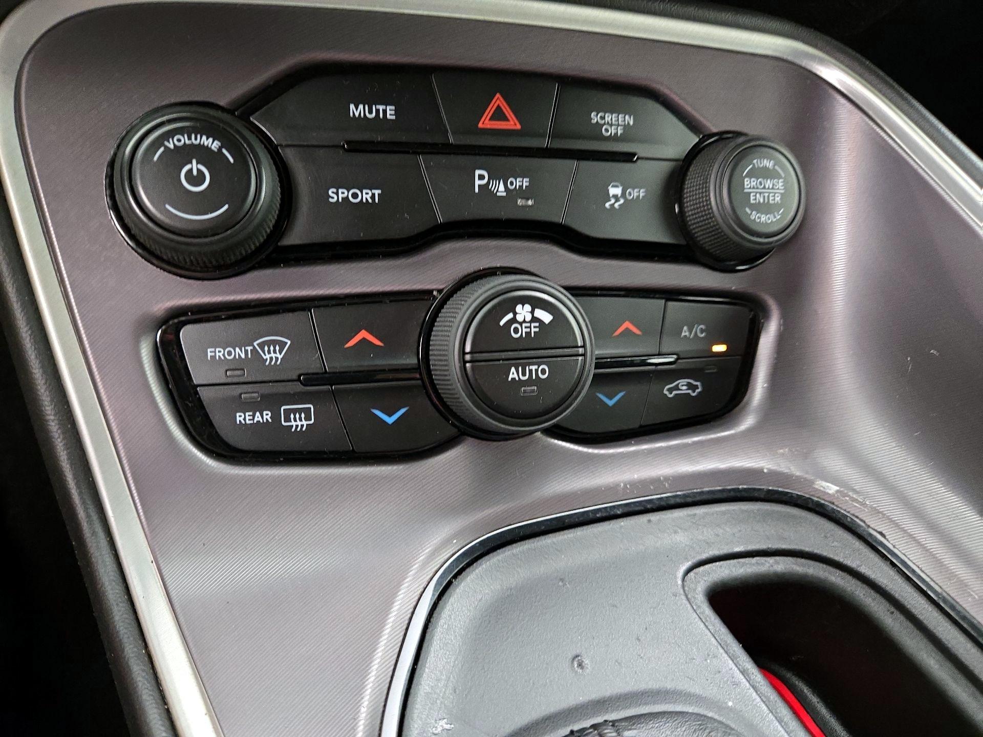 Thumbnail: 2019 Dodge Challenger - 16