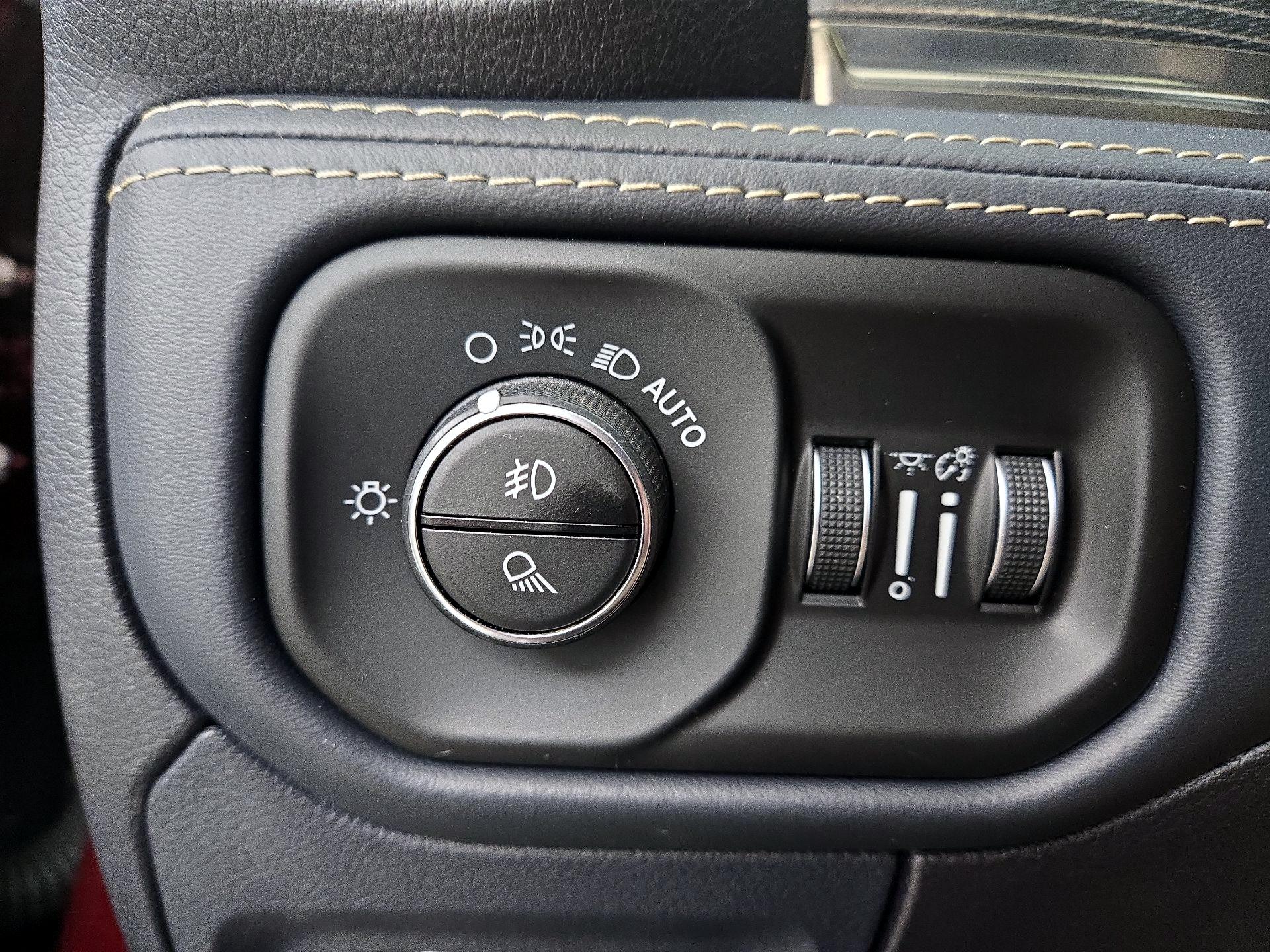Thumbnail: 2019 RAM 1500 - 13