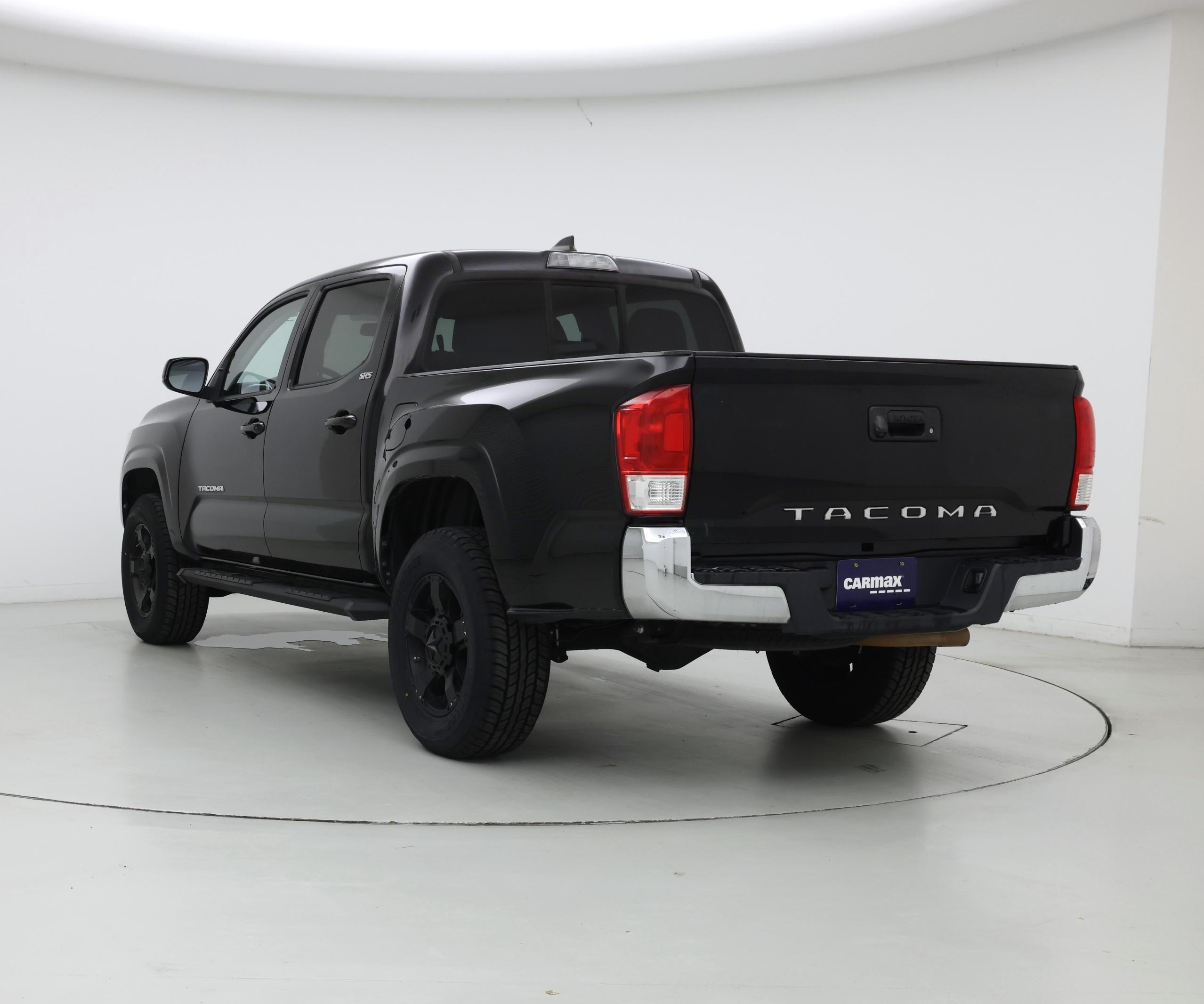 Thumbnail: 2017 Toyota Tacoma - 2