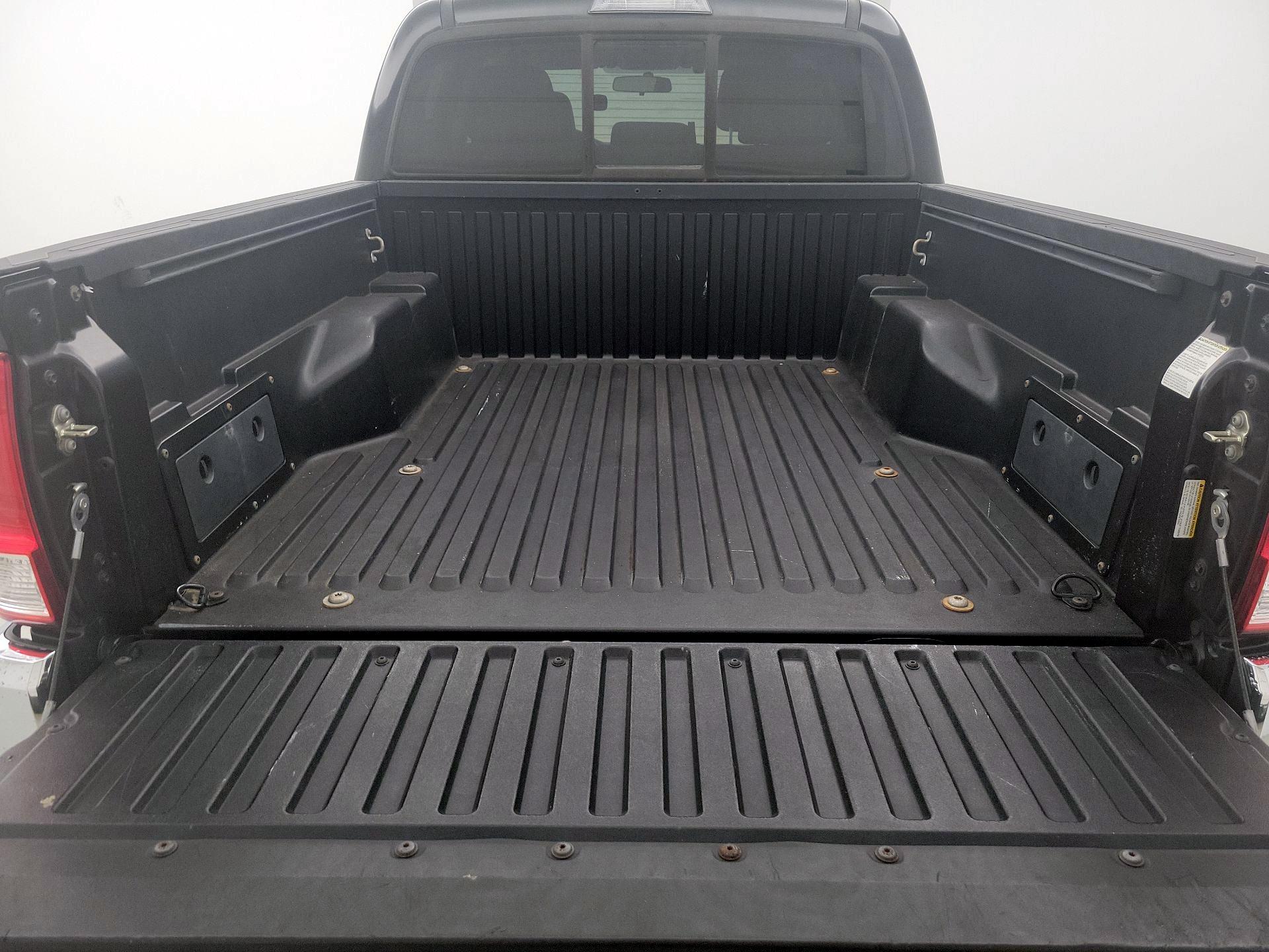 Thumbnail: 2017 Toyota Tacoma - 20