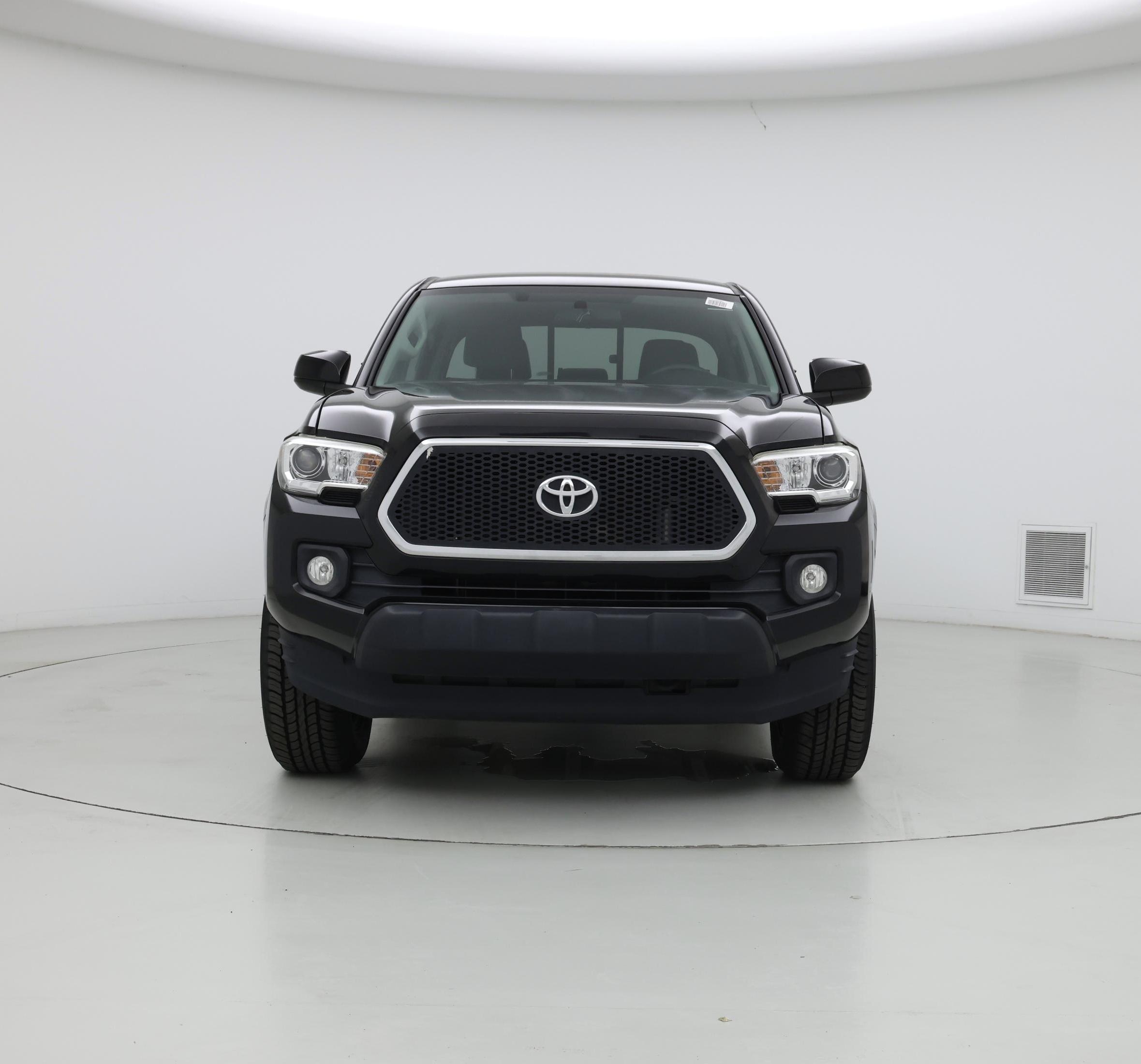 Thumbnail: 2017 Toyota Tacoma - 5