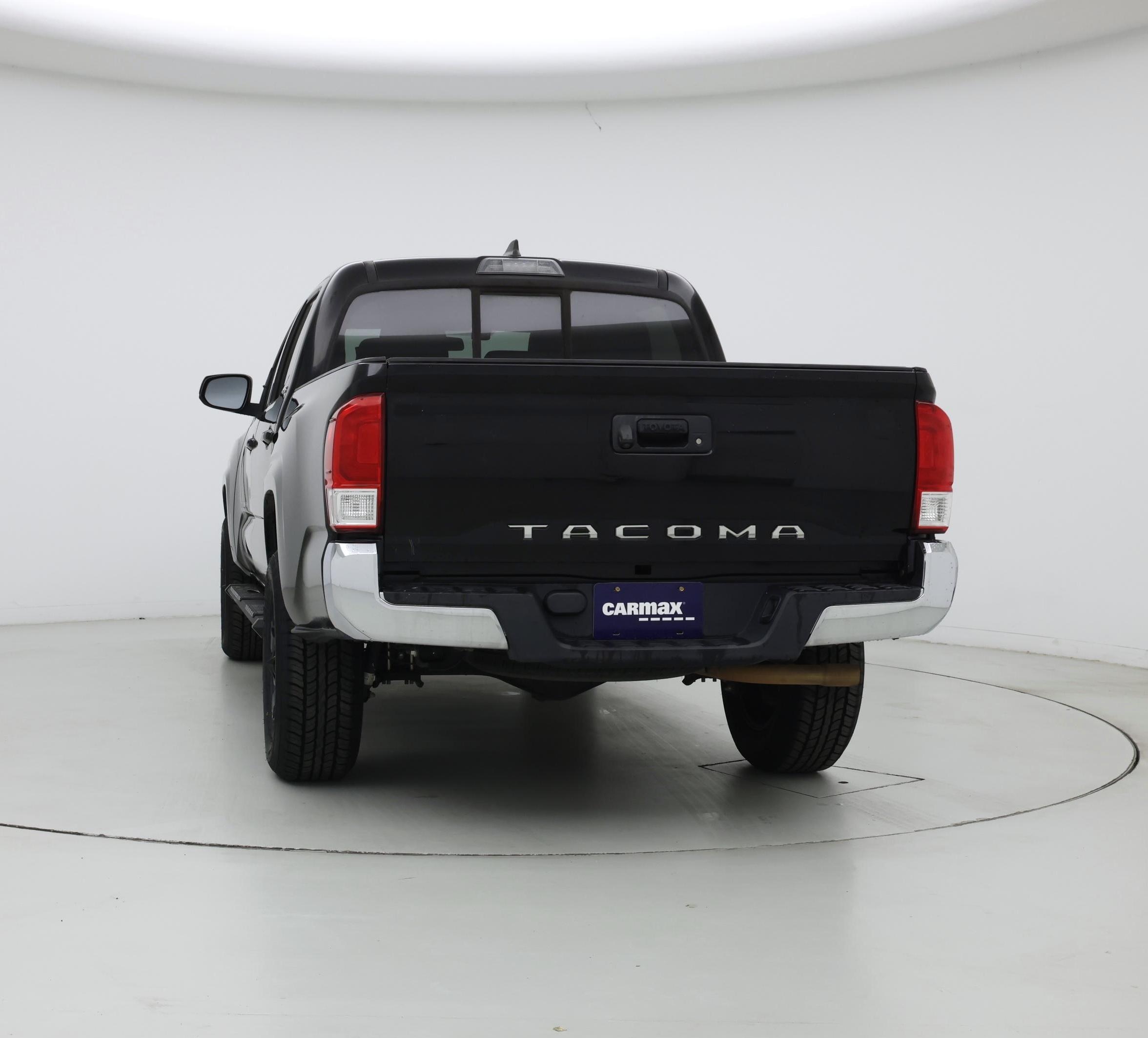 Thumbnail: 2017 Toyota Tacoma - 6
