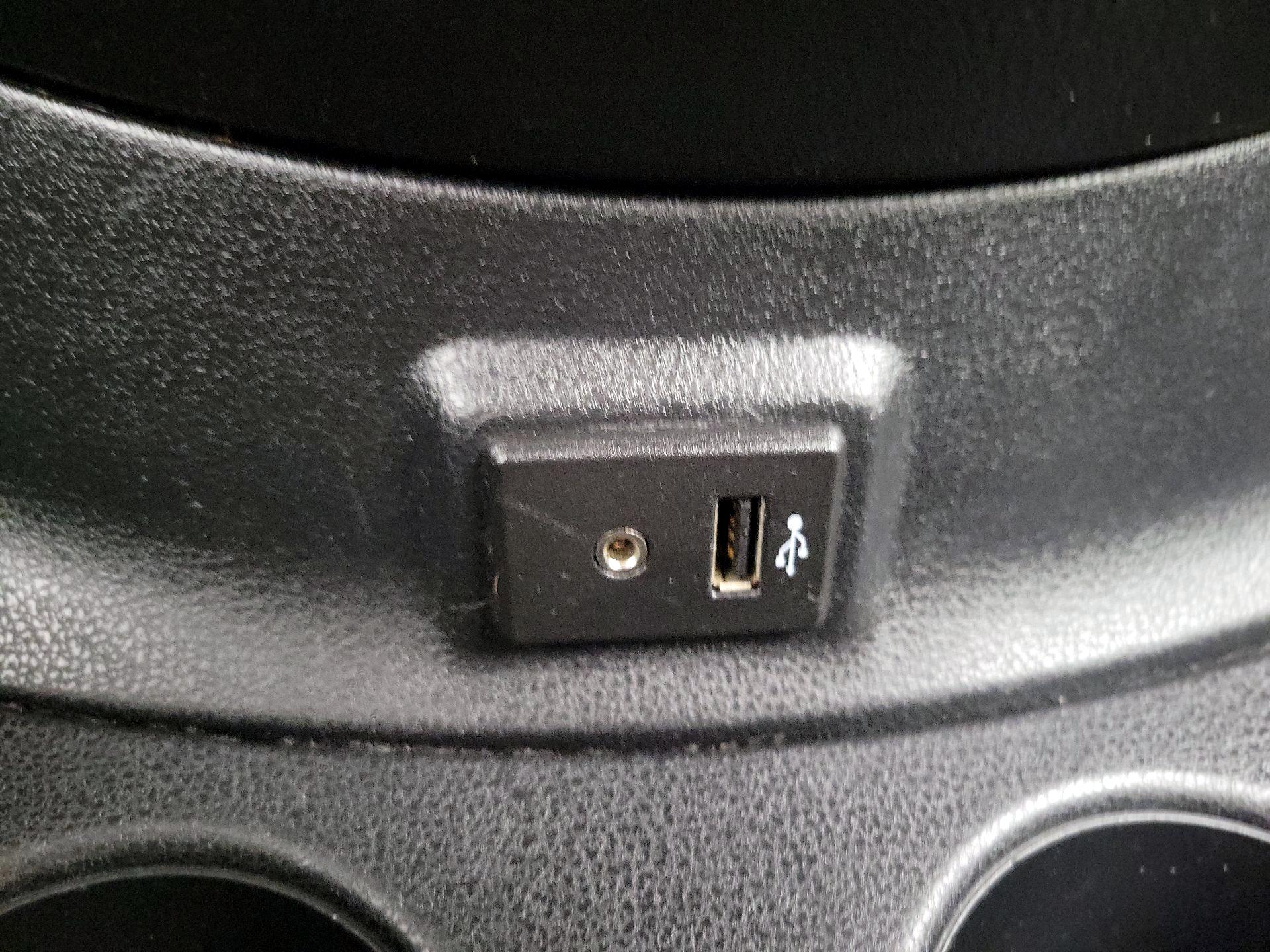 Thumbnail: 2017 Nissan Versa Note - 18