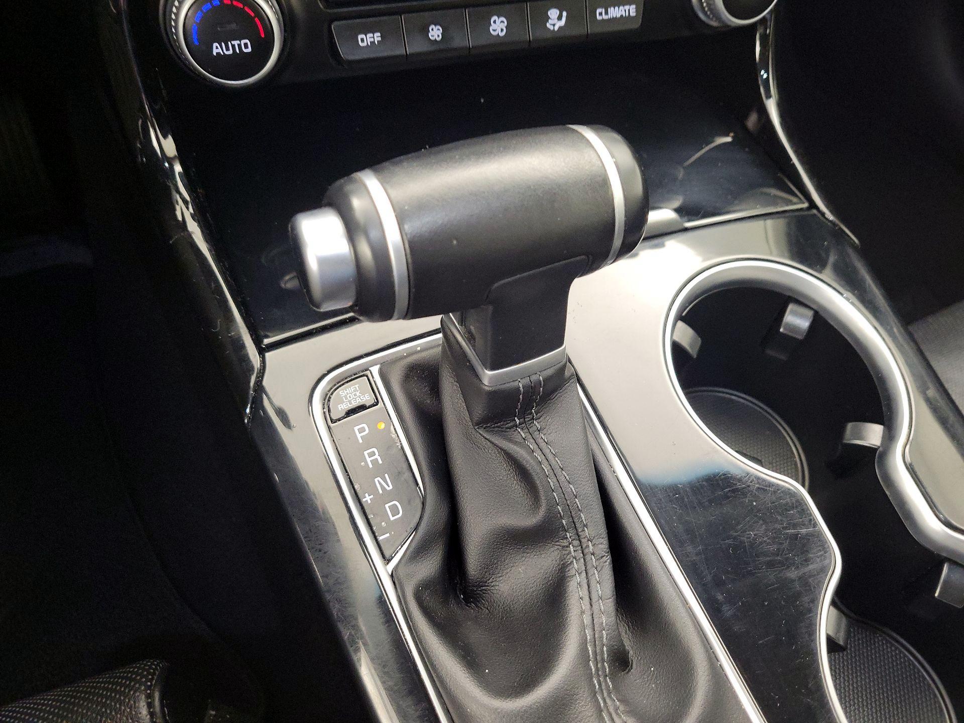 Thumbnail: 2019 Kia Stinger - 18