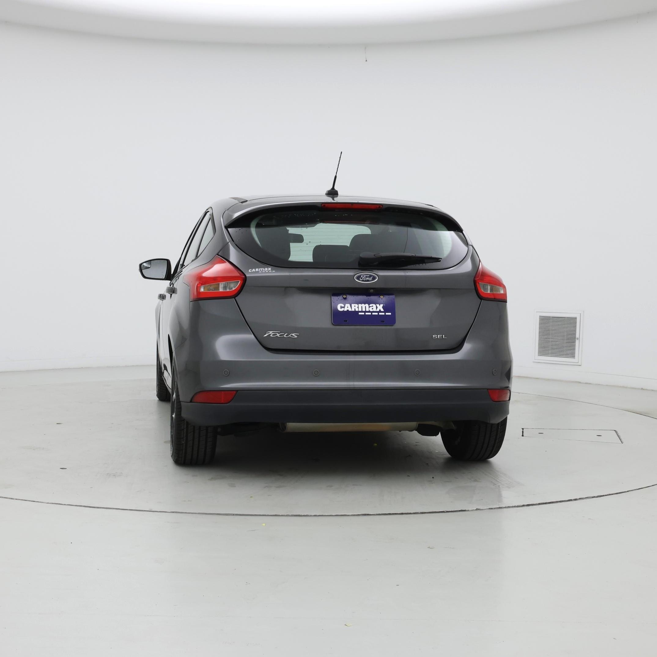 Thumbnail: 2018 Ford Focus - 6