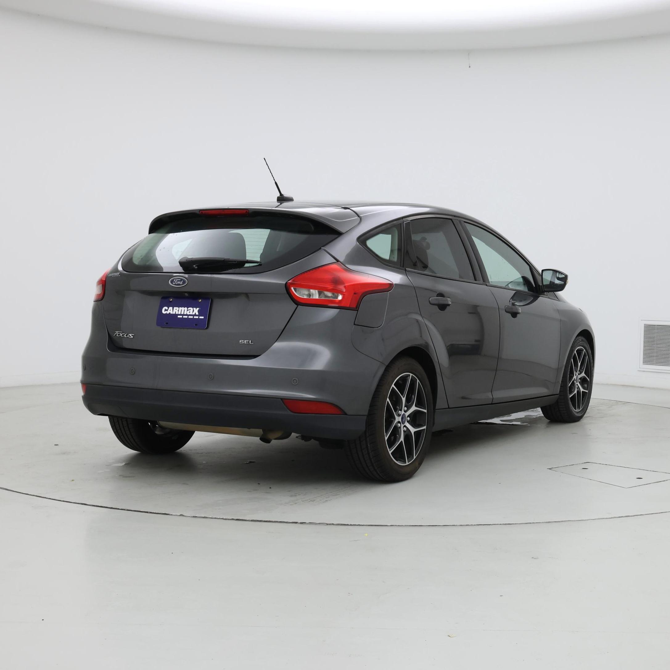 Thumbnail: 2018 Ford Focus - 8