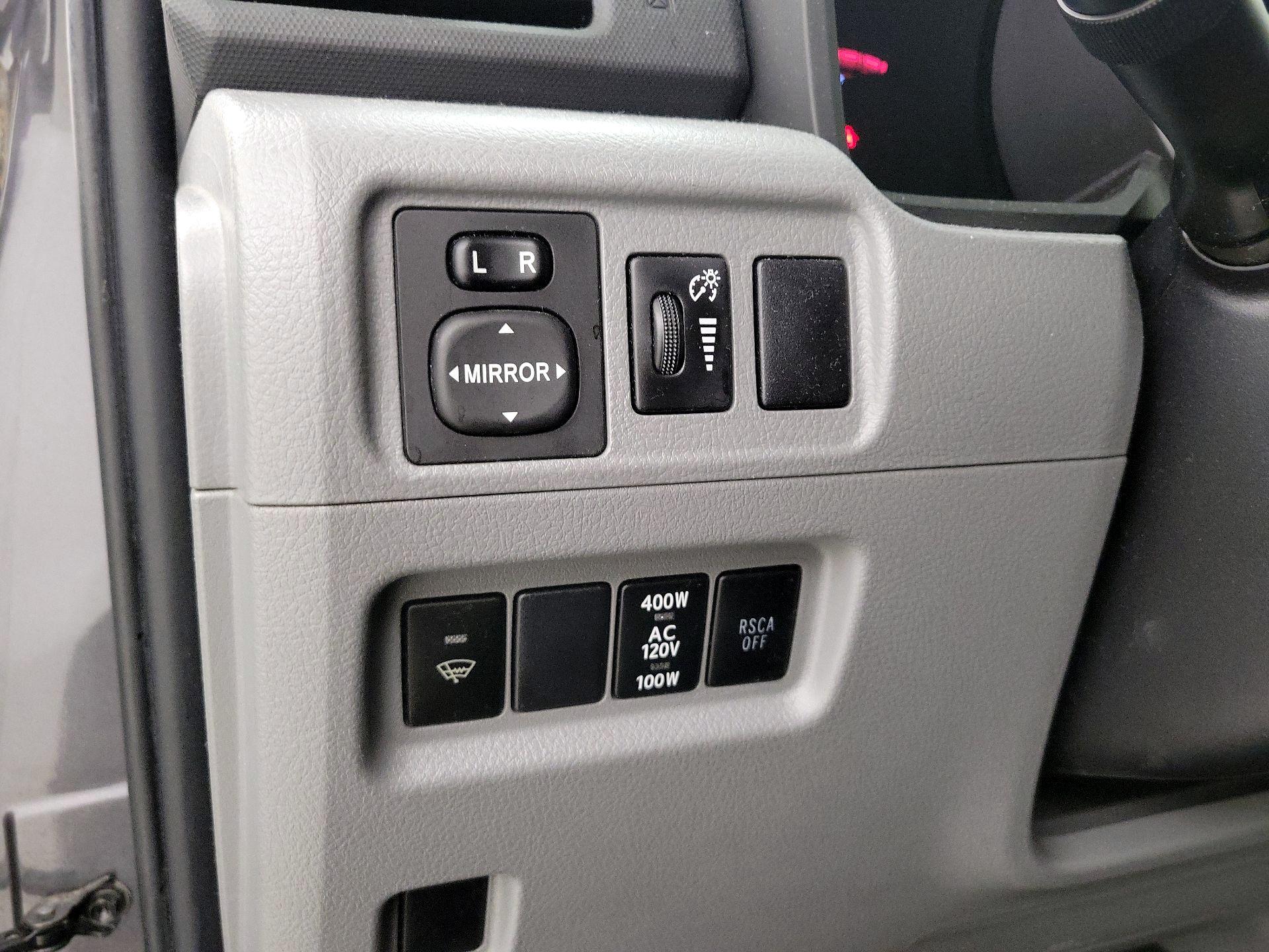 Thumbnail: 2013 Toyota 4Runner - 13
