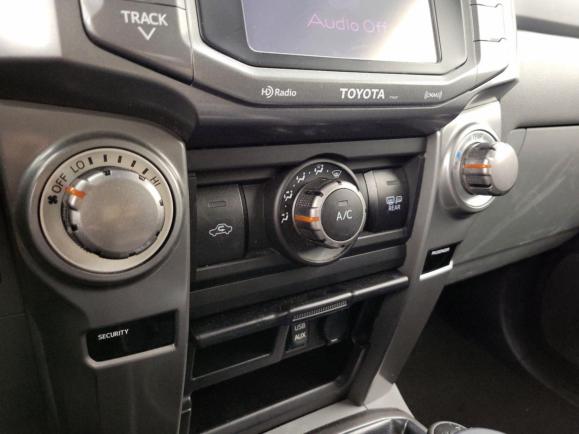 Thumbnail: 2013 Toyota 4Runner - 17