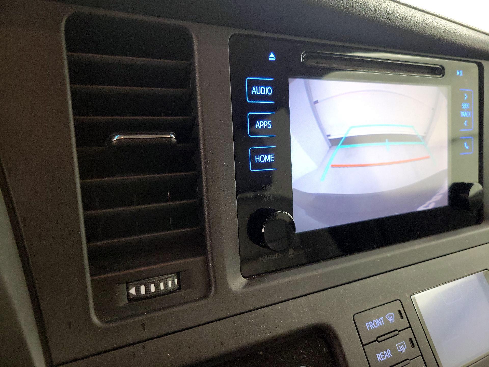 Thumbnail: 2015 Toyota Sienna - 14